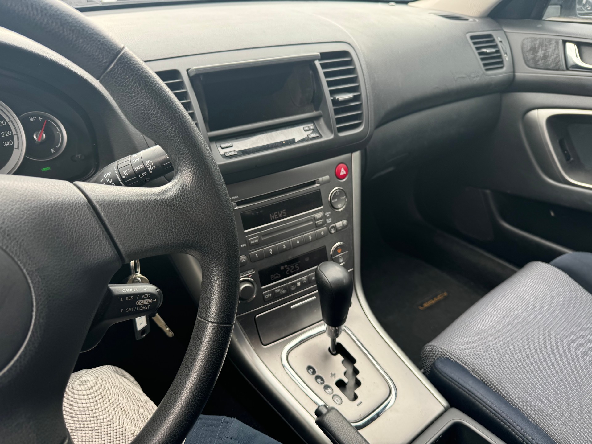 SUBARU Legacy 2.0i AWD-image-13