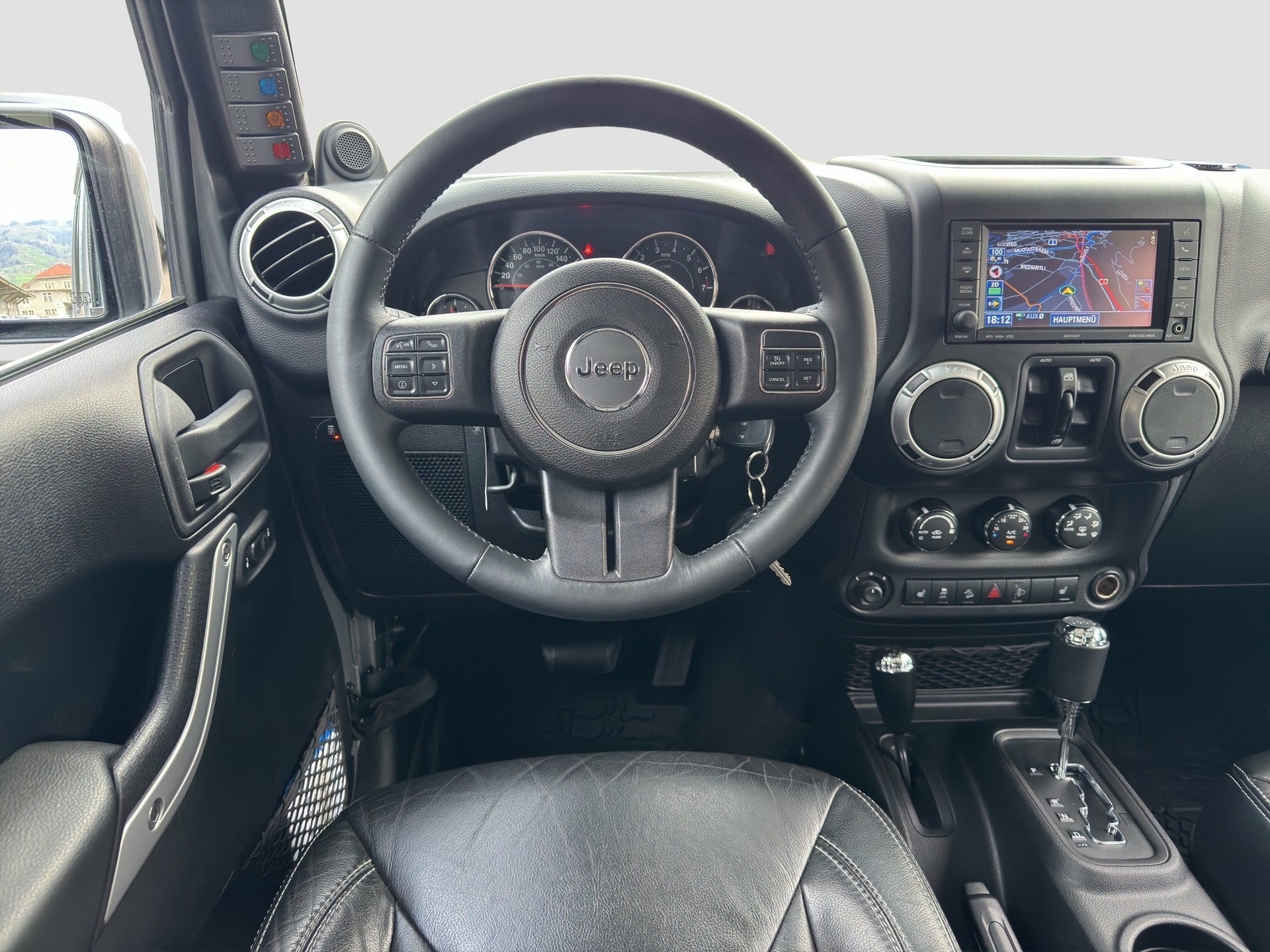 JEEP Wrangler 3.6 Unlimited Sahara Automatic hardtop (Gasanlage)-image-7