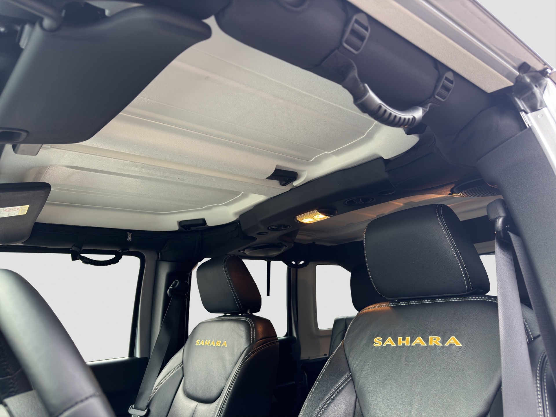 JEEP Wrangler 3.6 Unlimited Sahara Automatic hardtop (Gasanlage)-image-10