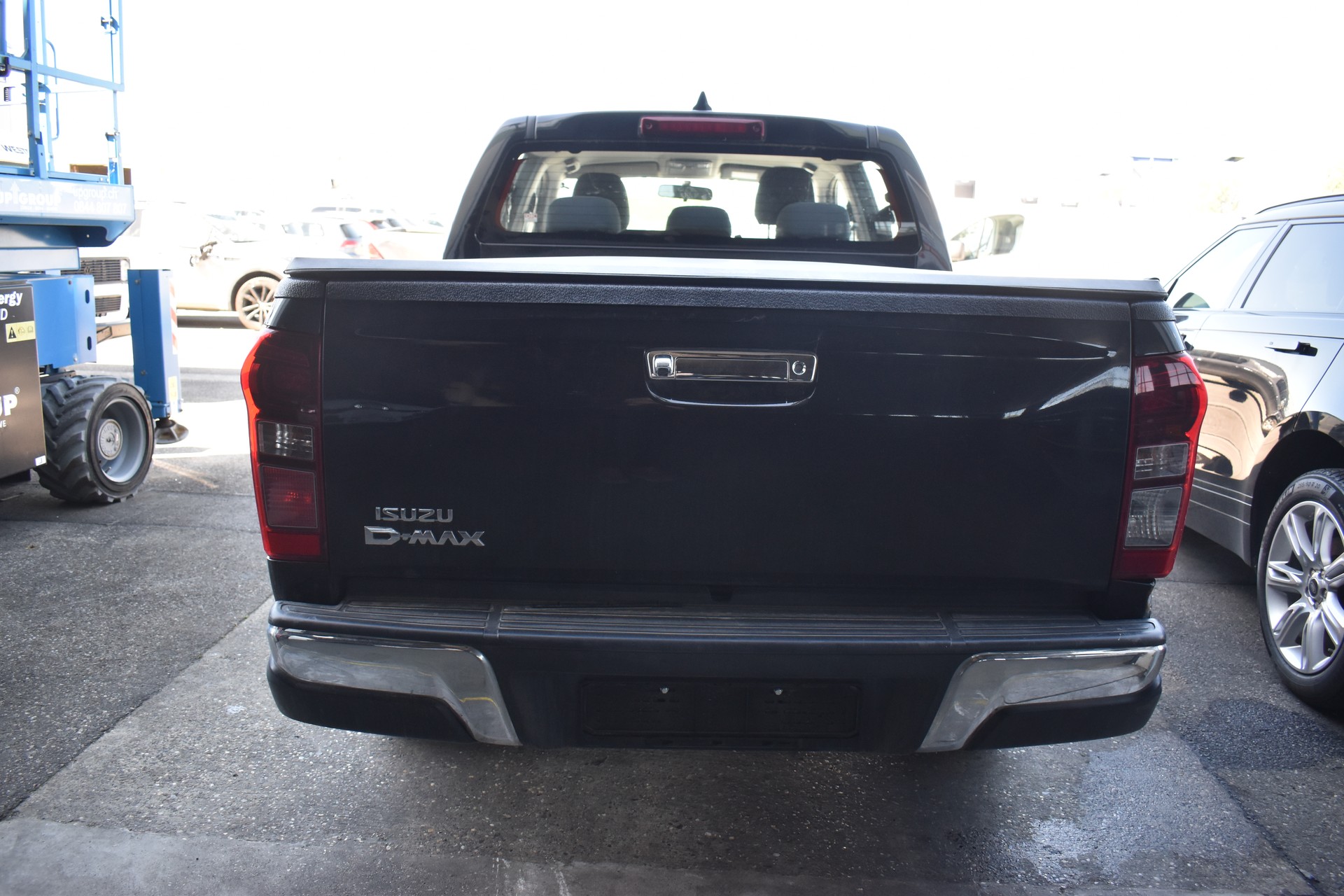 ISUZU D-MAX 1.9 Crew Cab Solar 4x4 A-image-7