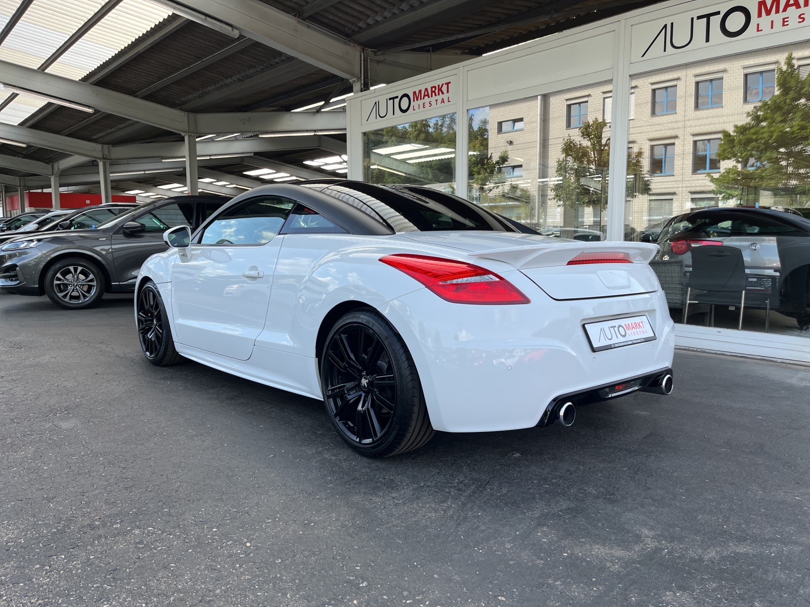 PEUGEOT RCZ R 1.6 Turbo-image-2