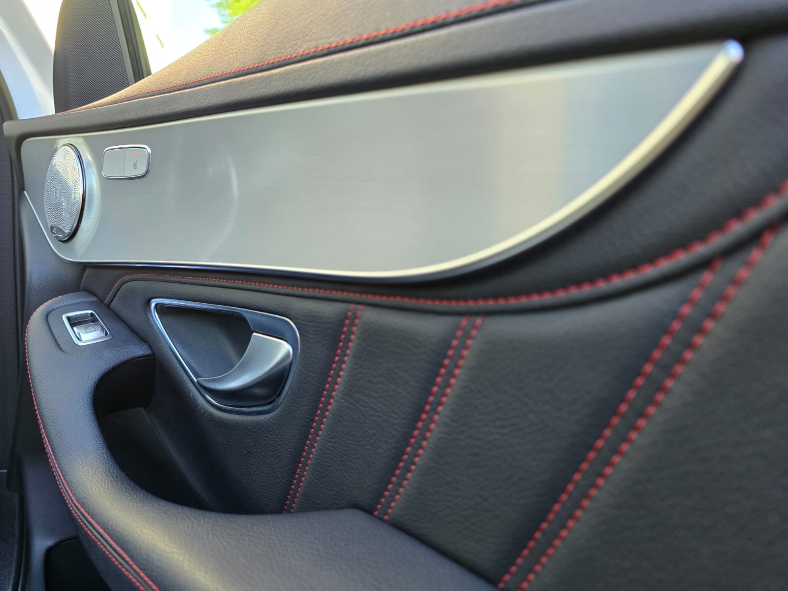 MERCEDES-BENZ GLC 43 AMG 4Matic 9G-Tronic-image-25