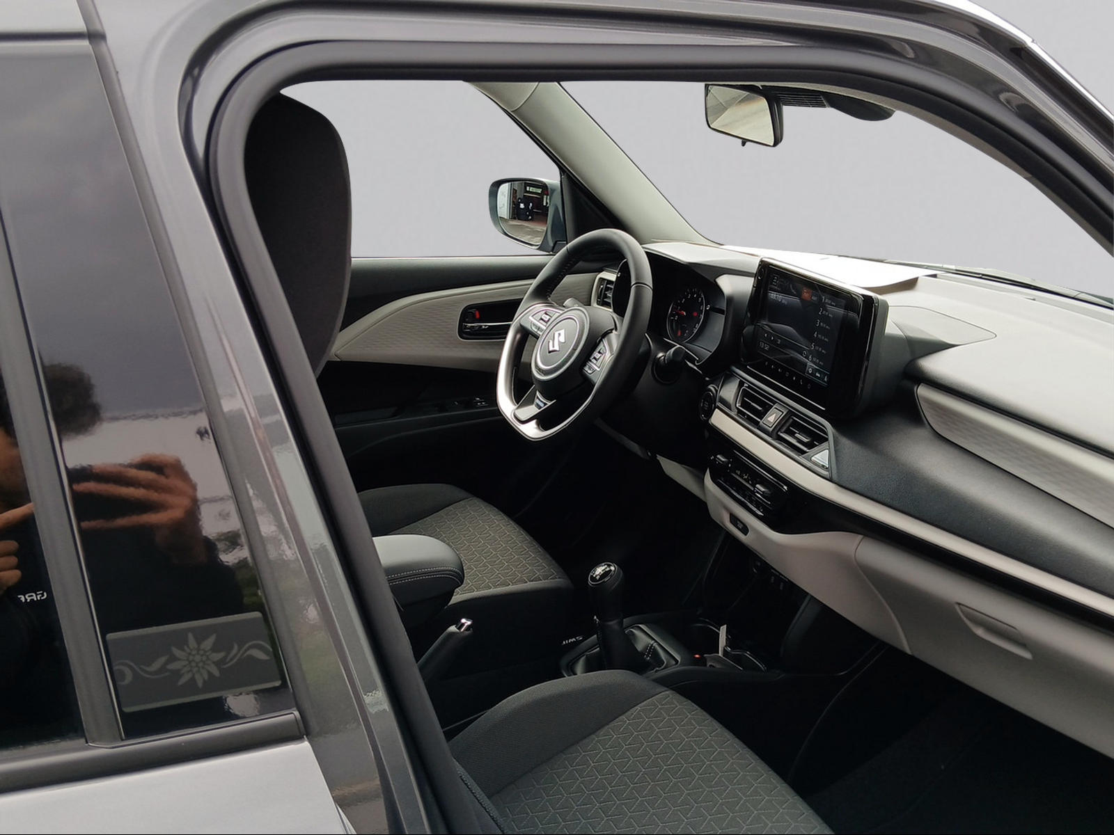 SUZUKI Swift 1.2 Tradizio Hybrid 4x4-image-12