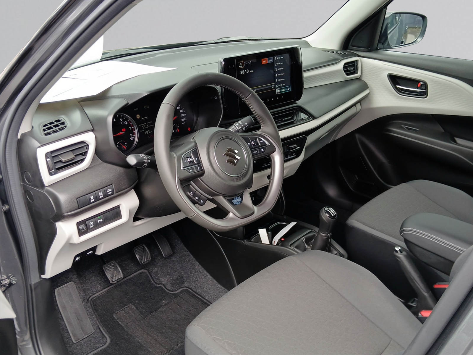 SUZUKI Swift 1.2 Tradizio Hybrid 4x4-image-9