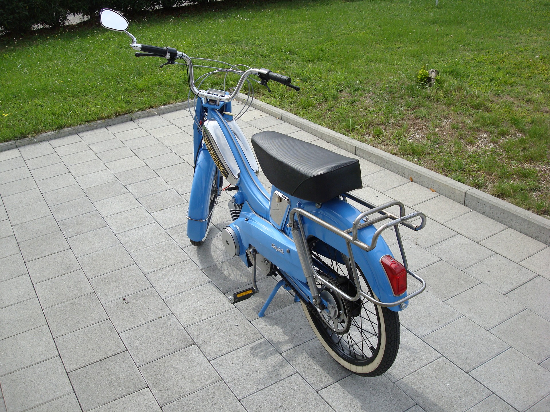 MOTOBECANE Mobylette AV-image-1