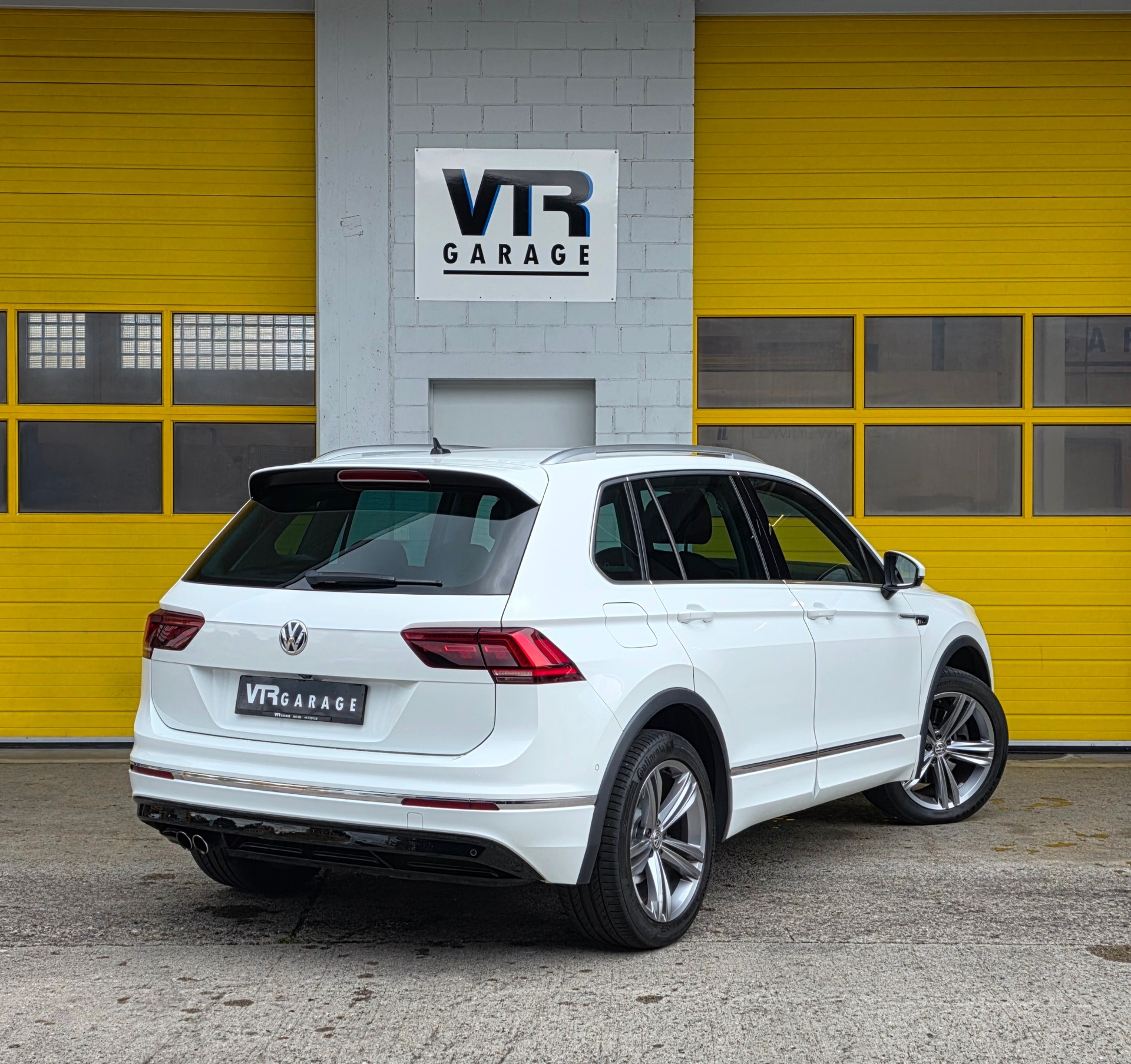 VW Tiguan 2.0TSI Comfortline 4Motion DSG R-line-image-3