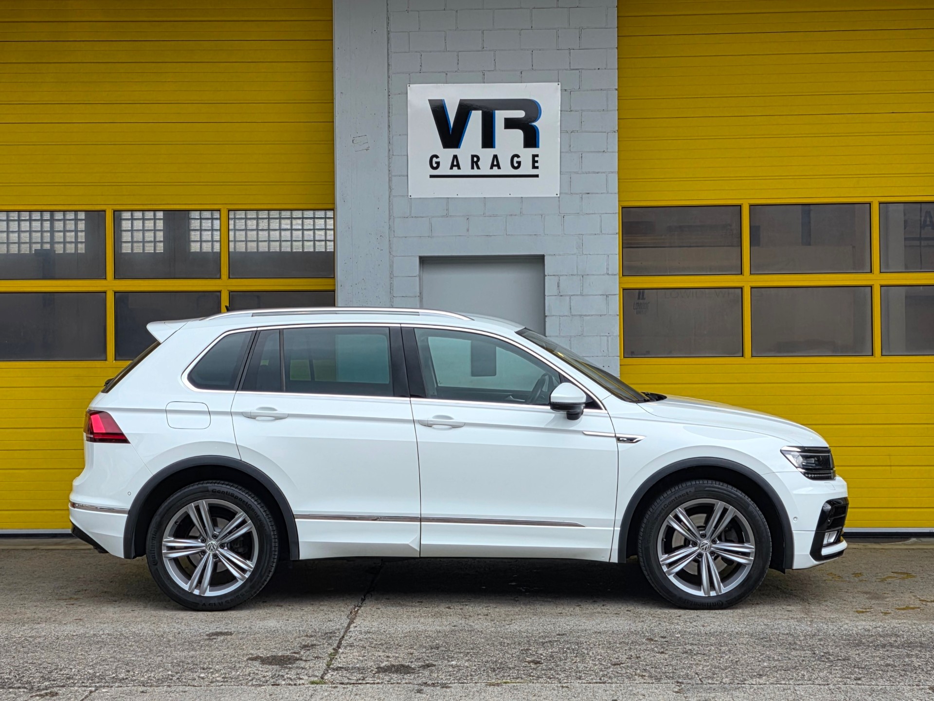 VW Tiguan 2.0TSI Comfortline 4Motion DSG R-line-image-5