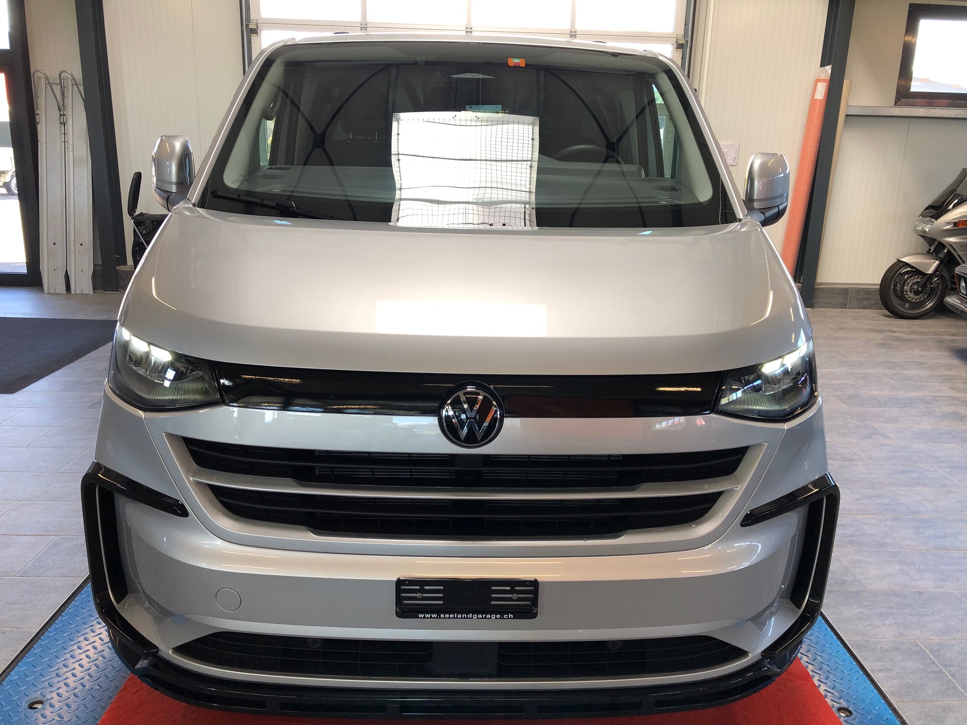 VW Transporter T7 2.0 TDI Lang 110PS-showroom-element-3