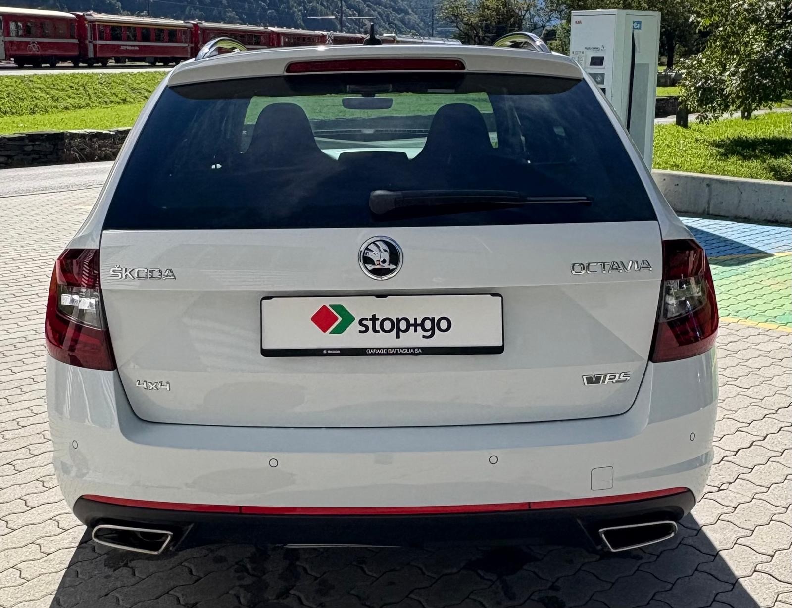SKODA Octavia Combi 2.0 TDI RS Prag 4x4 DSG-image-7