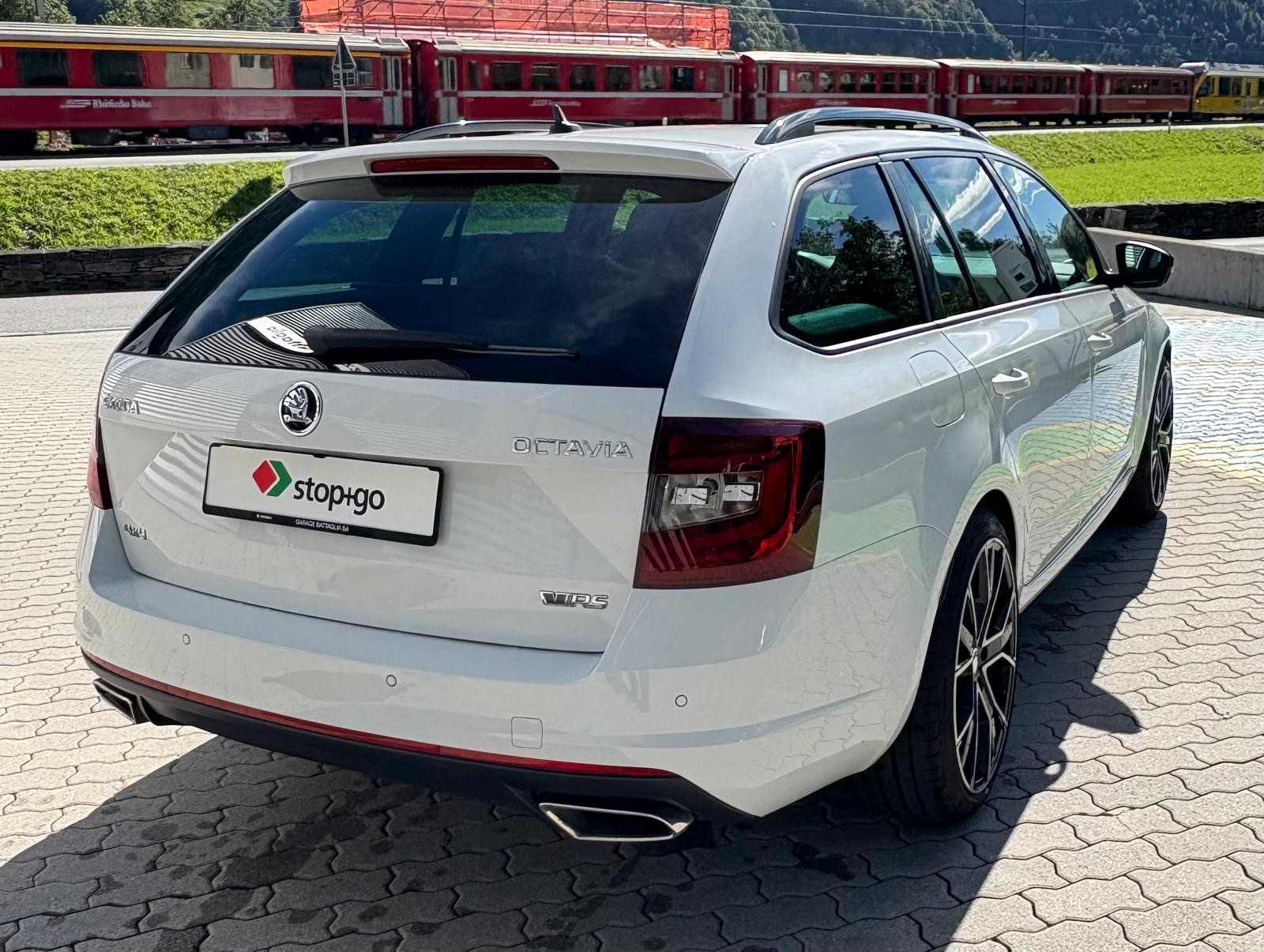 SKODA Octavia Combi 2.0 TDI RS Prag 4x4 DSG-image-2