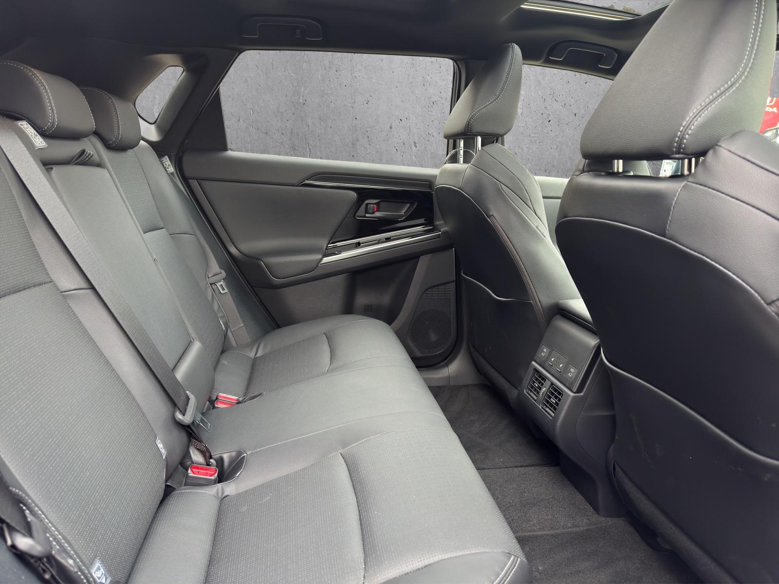 TOYOTA bZ4X Premium AWD-image-12