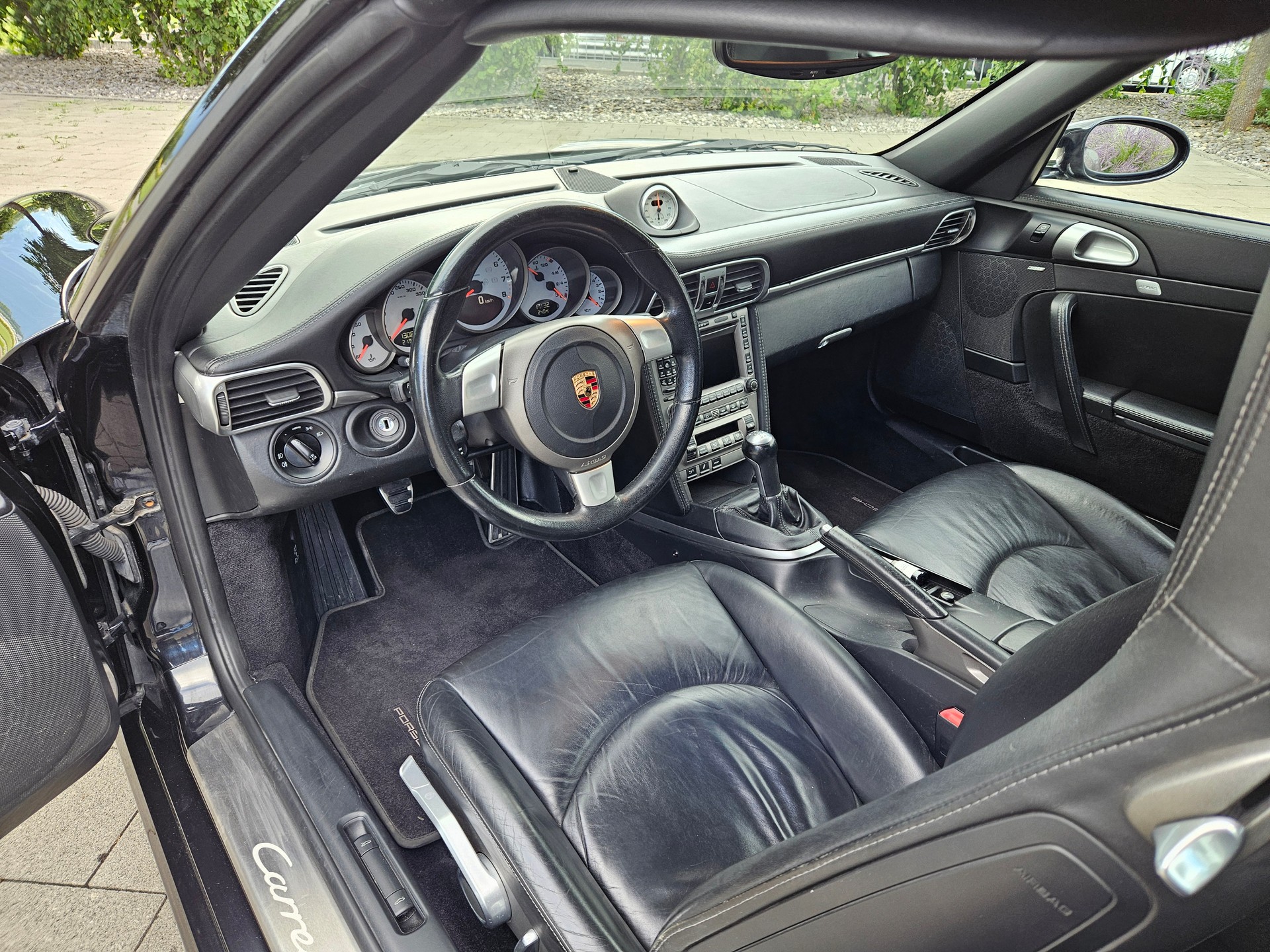 PORSCHE Carrera S-image-6