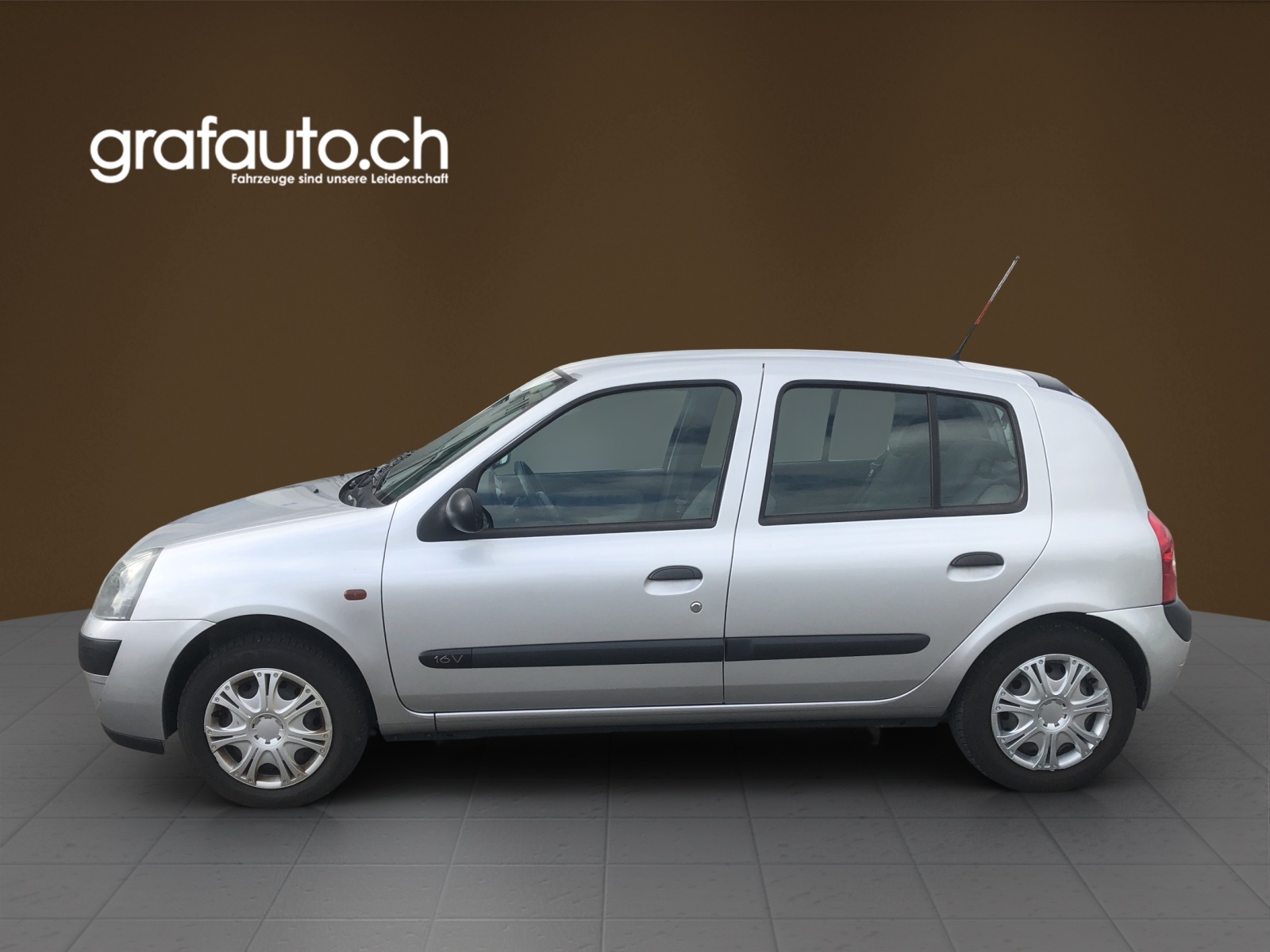 RENAULT Clio 1.2 16V 75 Expression-image-8