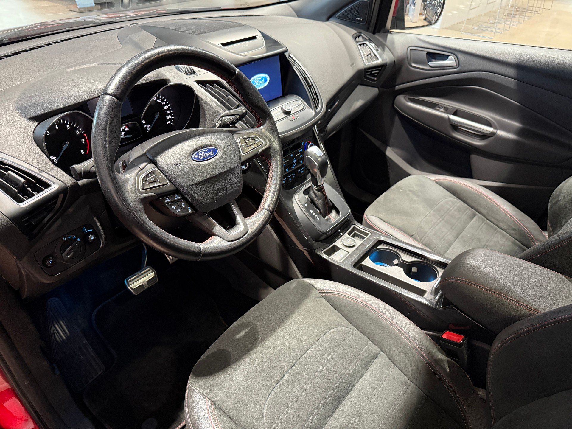 FORD Kuga 1.5 SCTi ST Line High 4WD Automatic-image-7