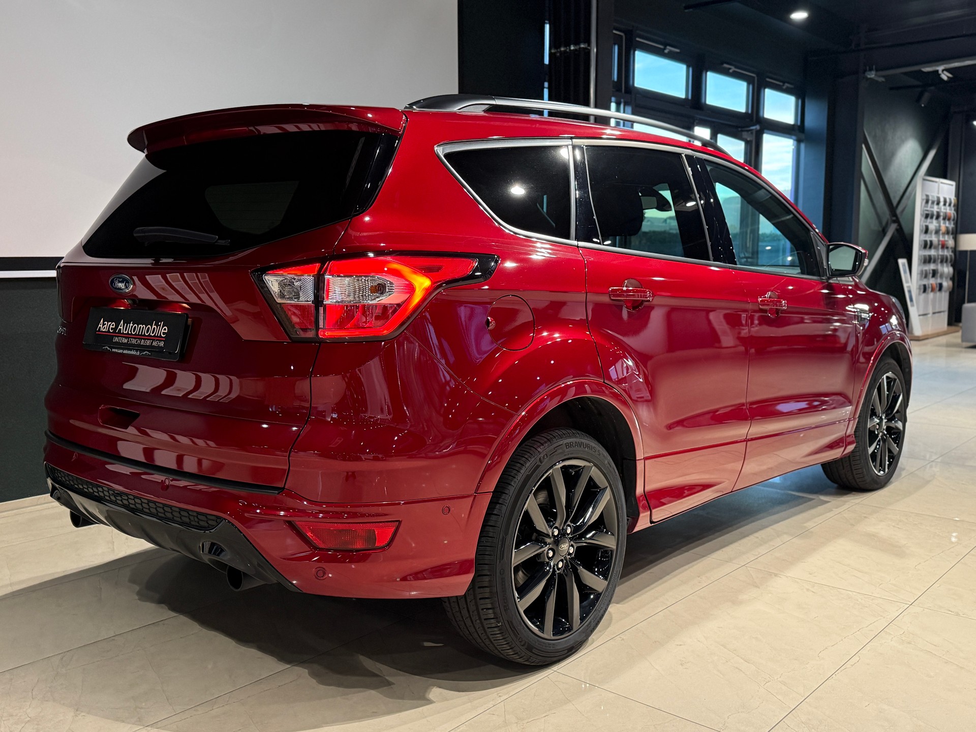 FORD Kuga 1.5 SCTi ST Line High 4WD Automatic-image-5