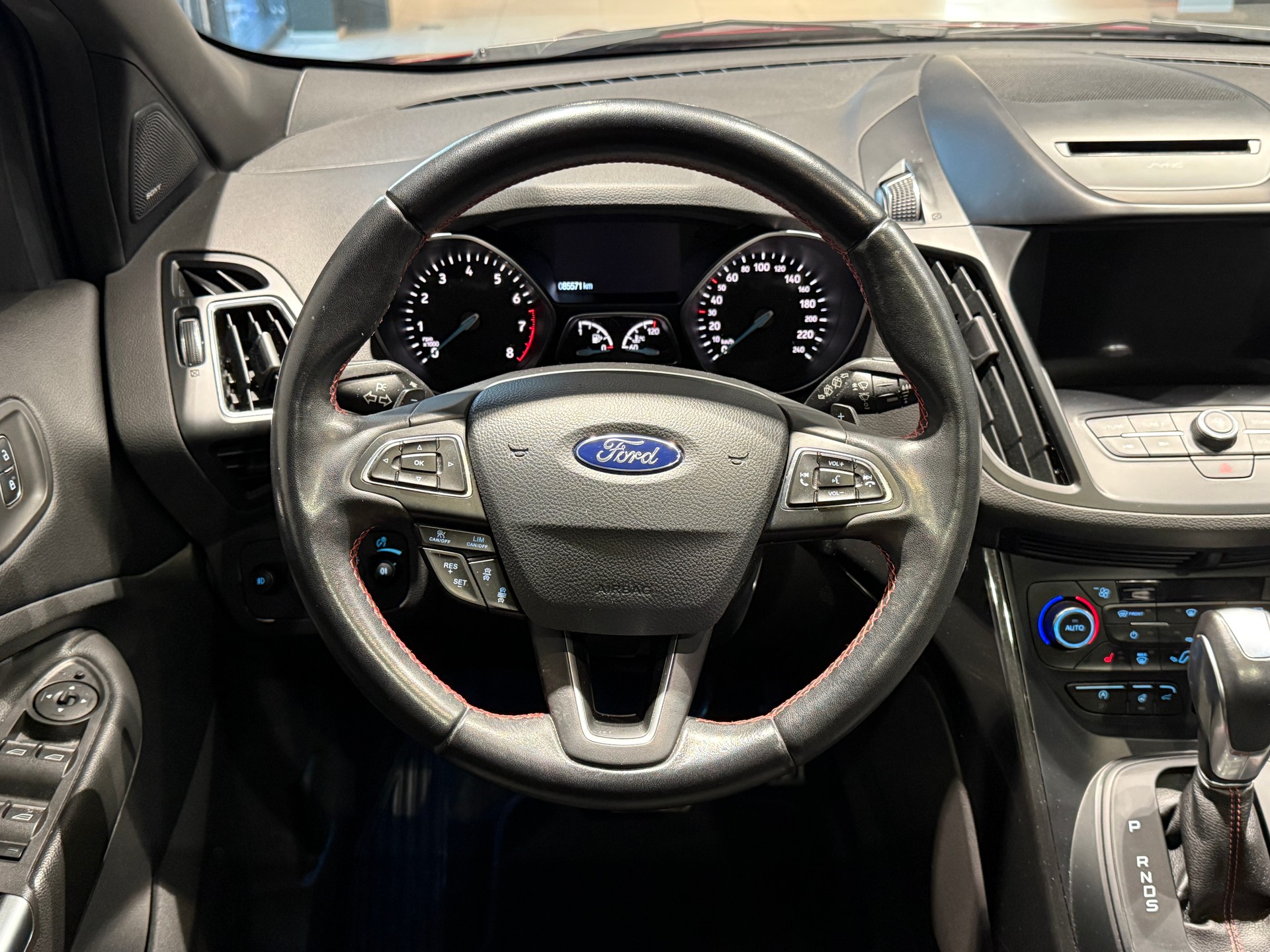 FORD Kuga 1.5 SCTi ST Line High 4WD Automatic-image-9