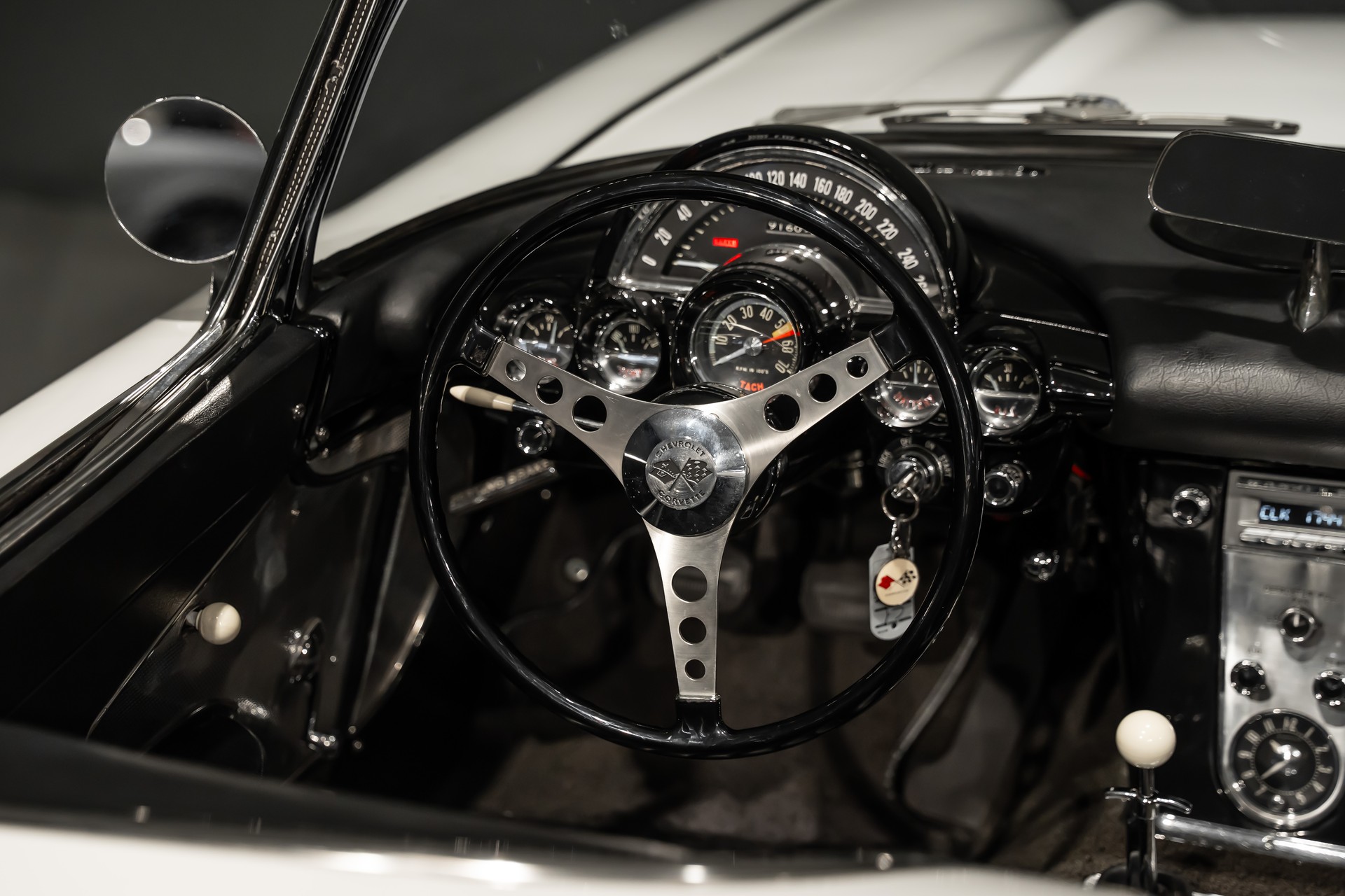 CHEVROLET Corvette C1-image-13