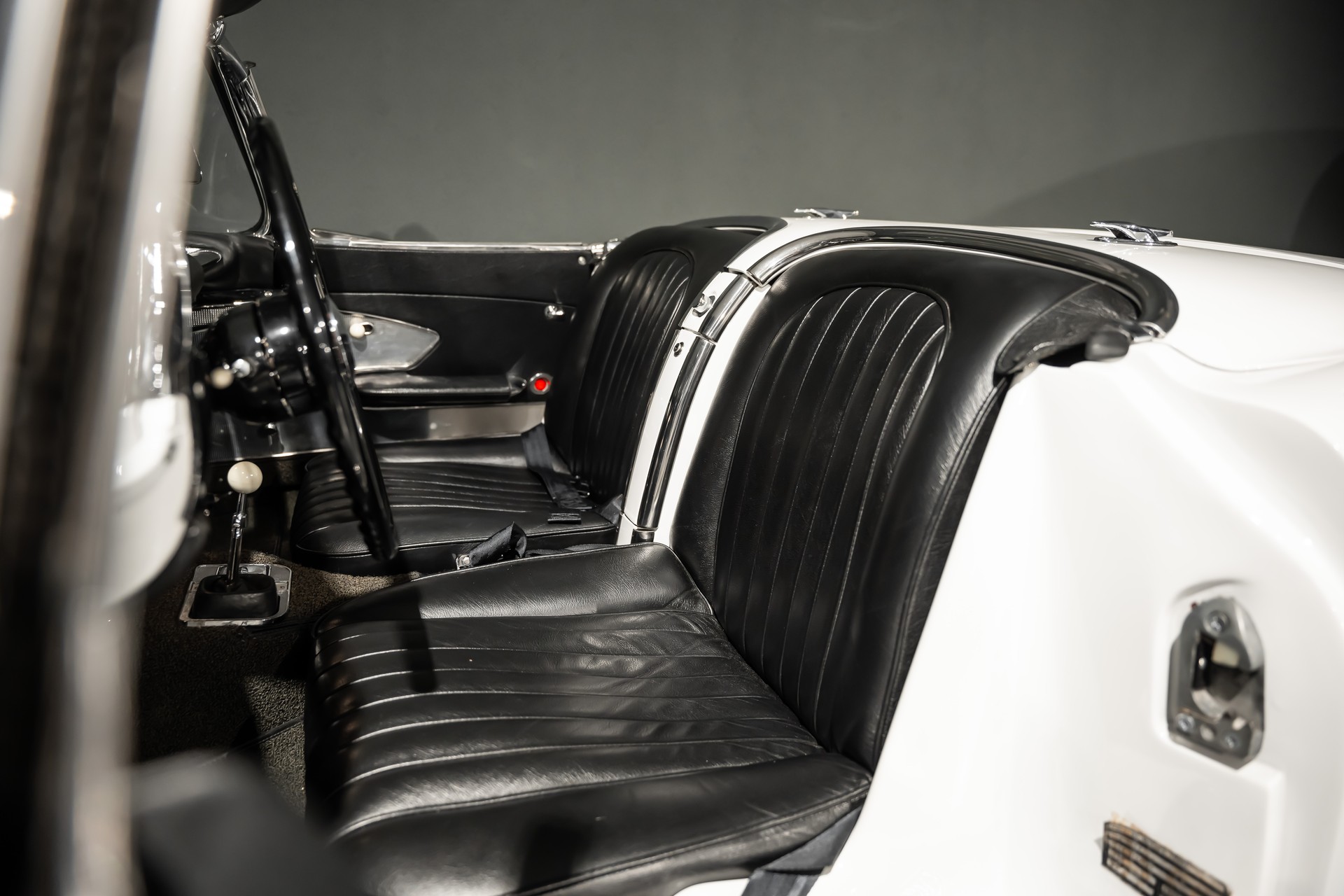 CHEVROLET Corvette C1-image-11
