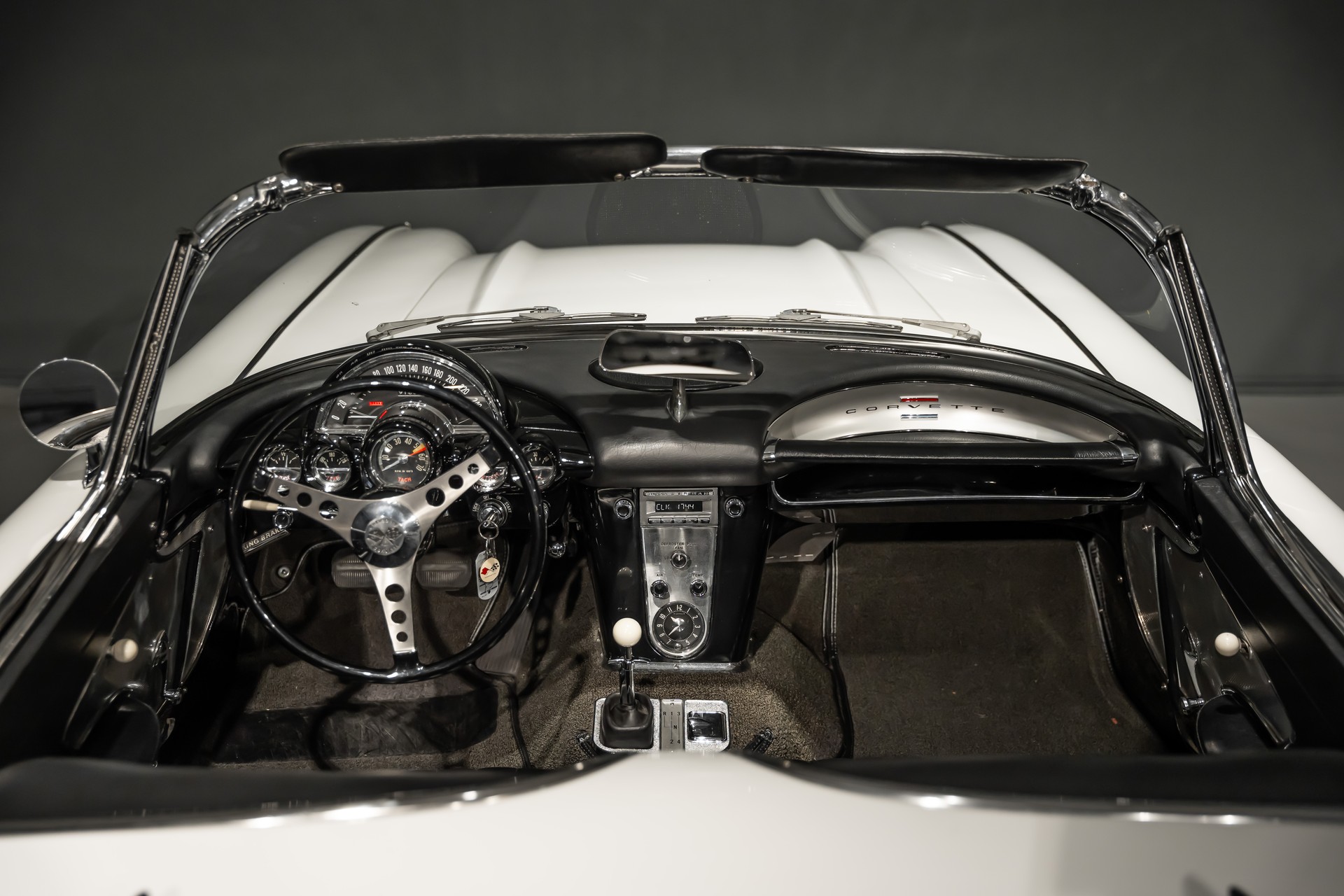 CHEVROLET Corvette C1-image-12