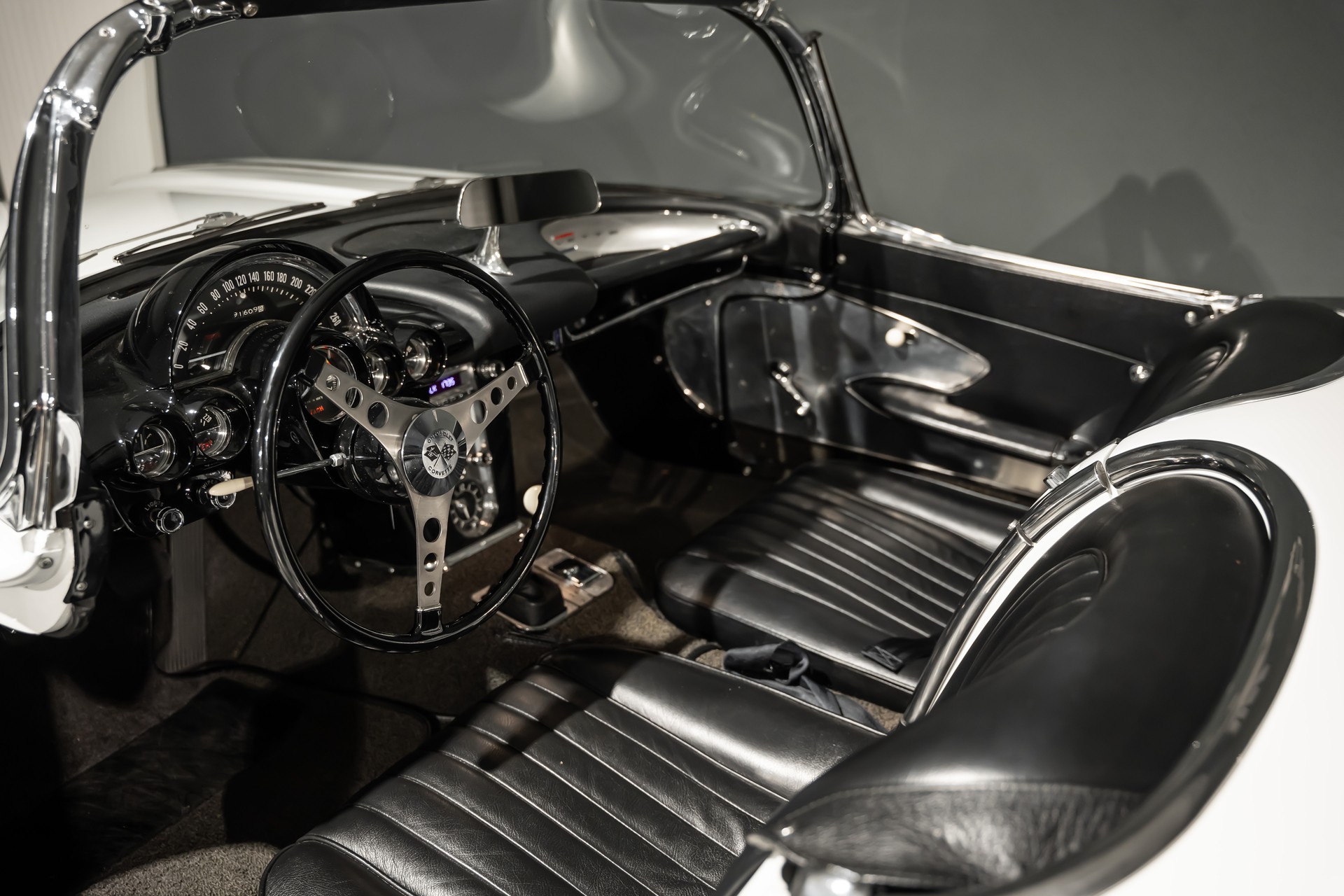CHEVROLET Corvette C1-image-9