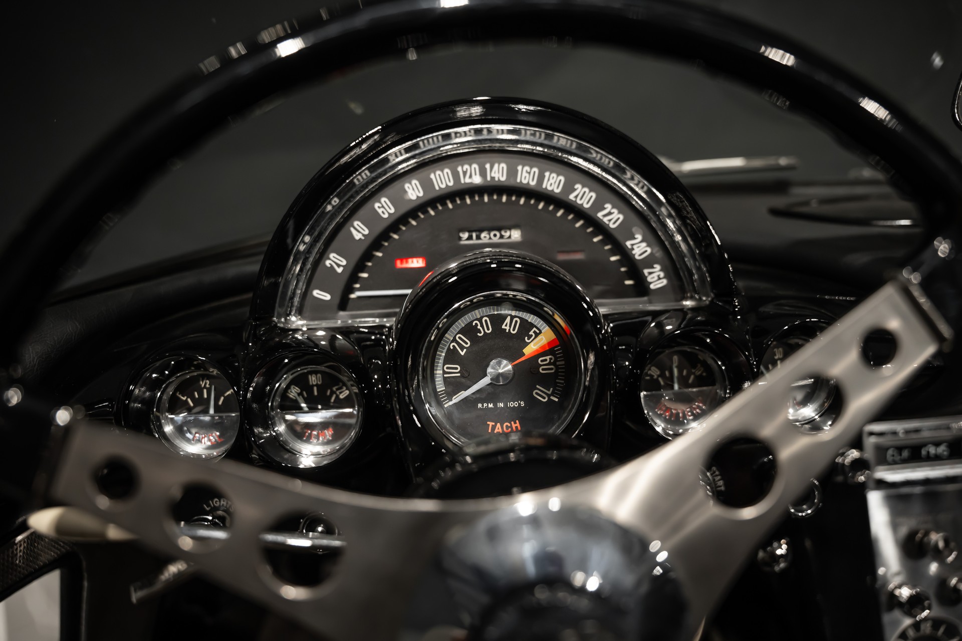 CHEVROLET Corvette C1-image-16