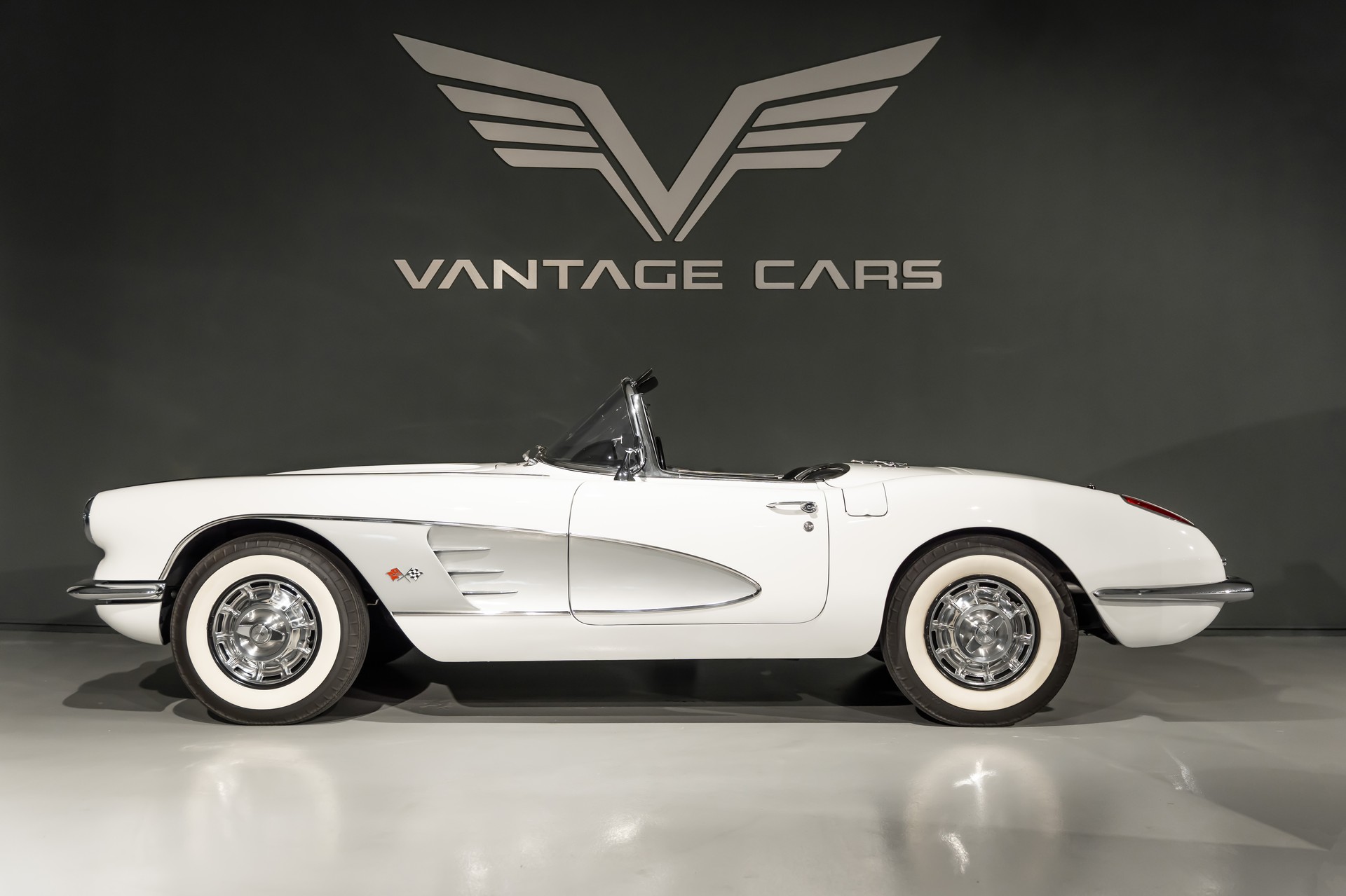 CHEVROLET Corvette C1-image-1