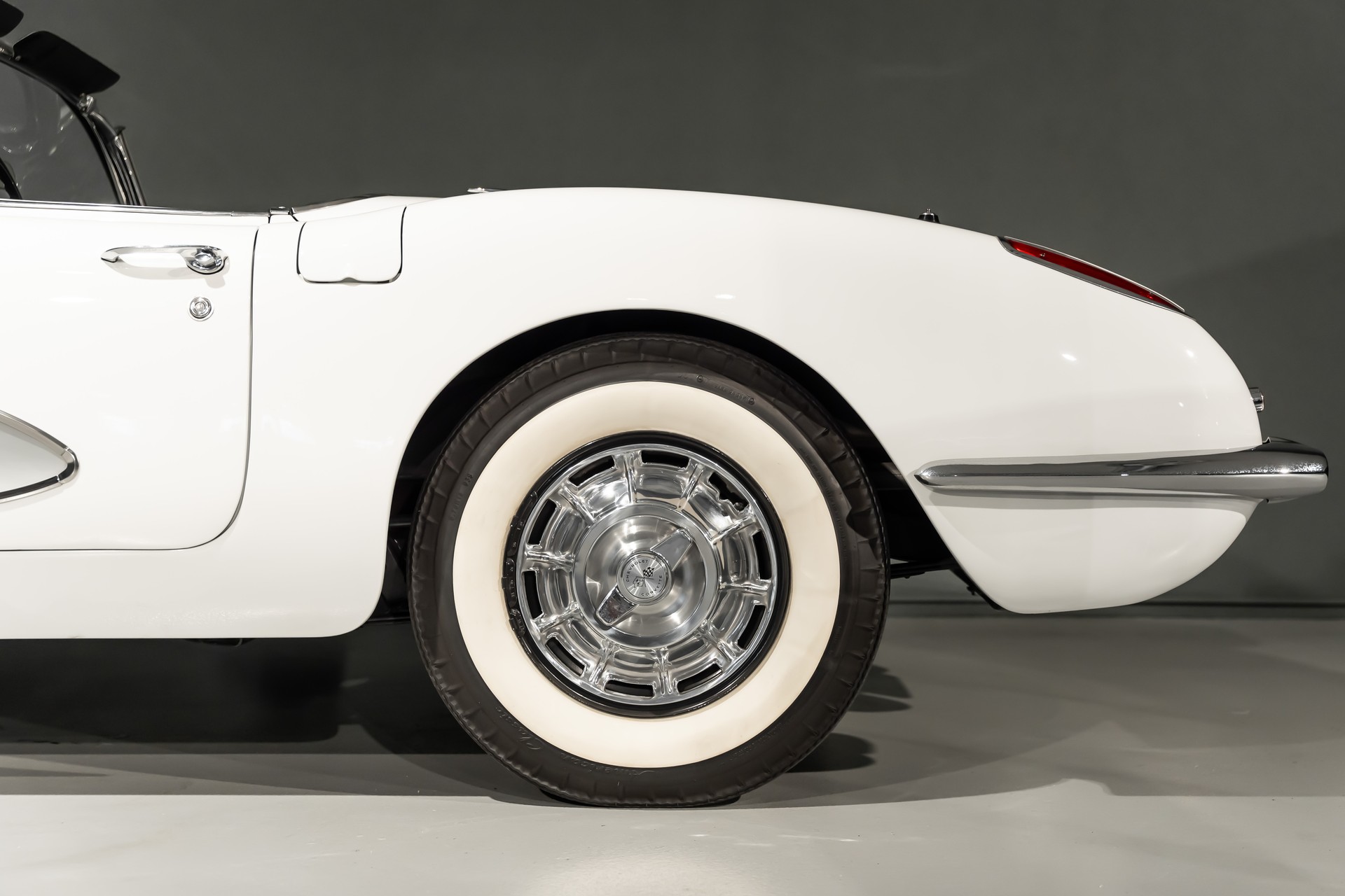 CHEVROLET Corvette C1-image-6