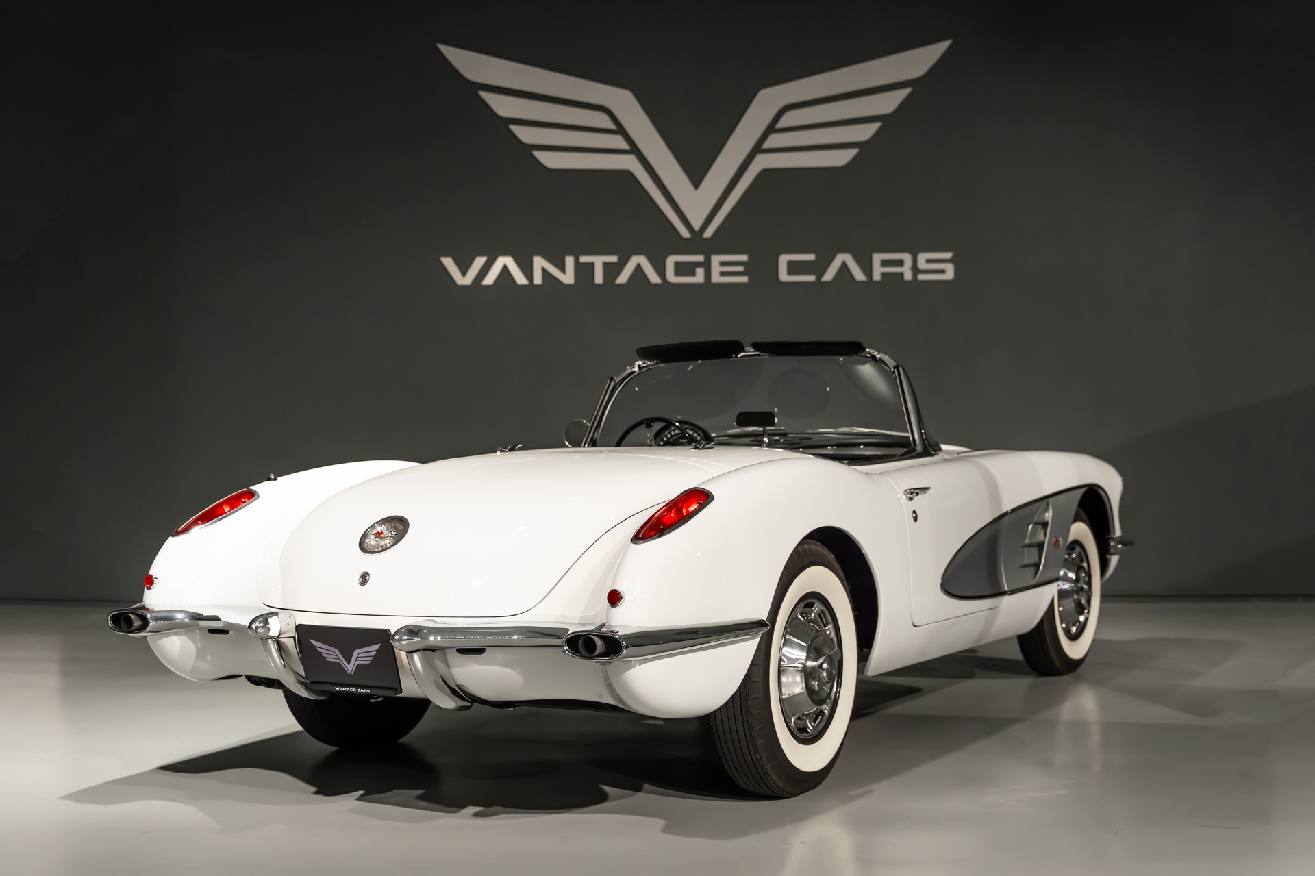 CHEVROLET Corvette C1-image-2