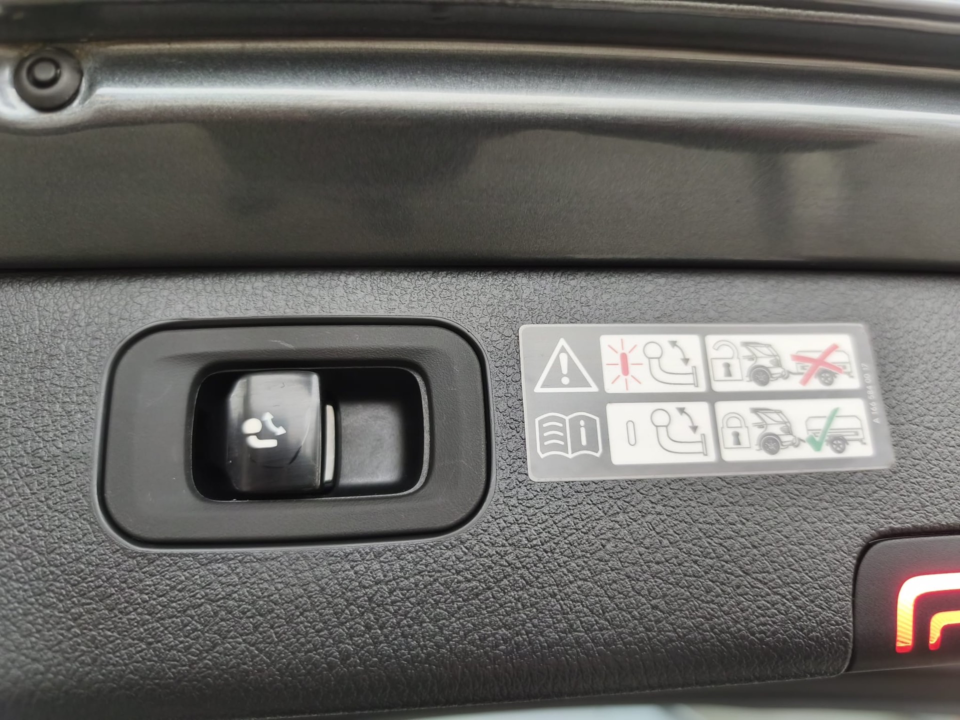 MERCEDES-BENZ MERCEDES-BENZ C 220 d T 4Matic Avantgarde-image-14
