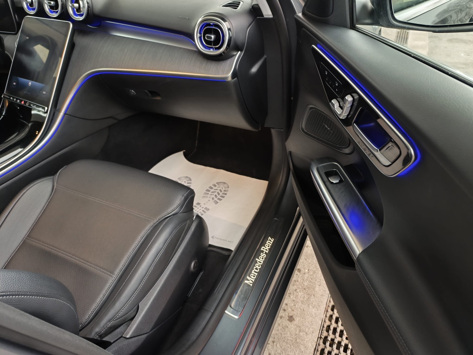 MERCEDES-BENZ MERCEDES-BENZ C 220 d T 4Matic Avantgarde-image-13