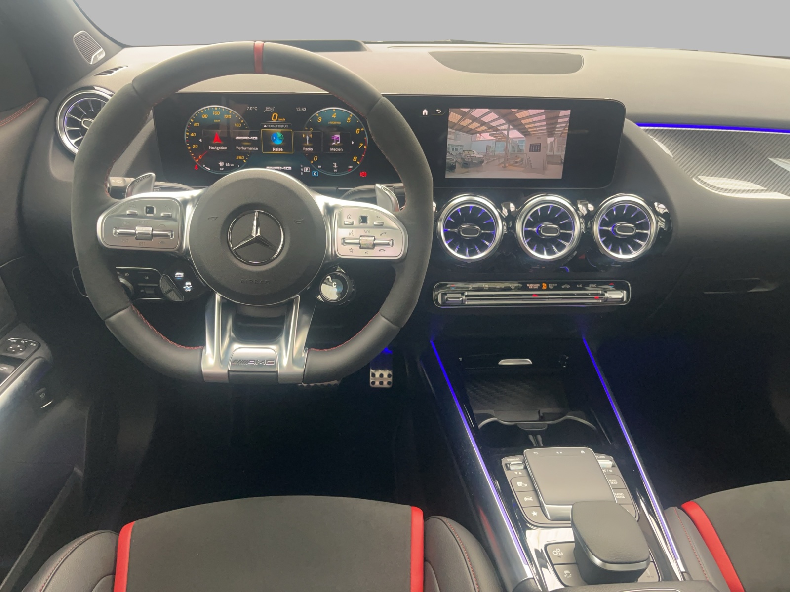MERCEDES-BENZ GLA AMG 35 4Matic 8G-DCT-image-12