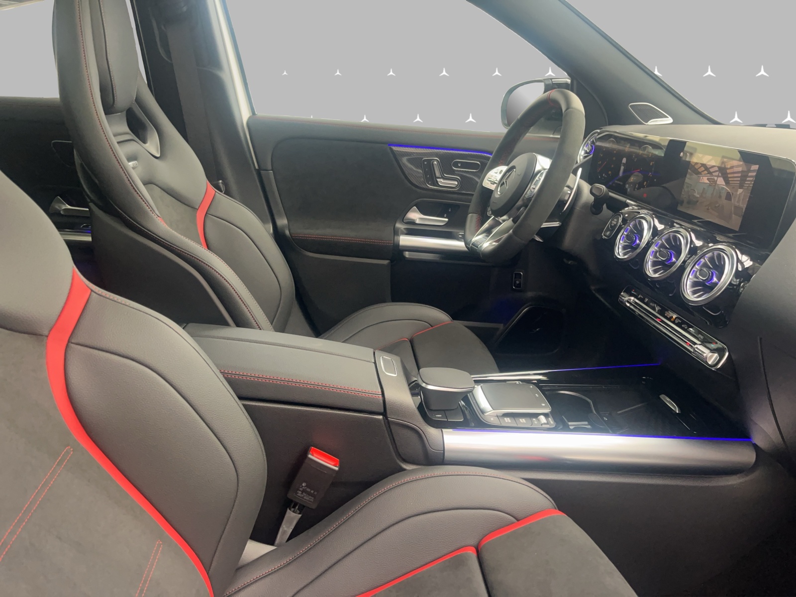 MERCEDES-BENZ GLA AMG 35 4Matic 8G-DCT-image-11