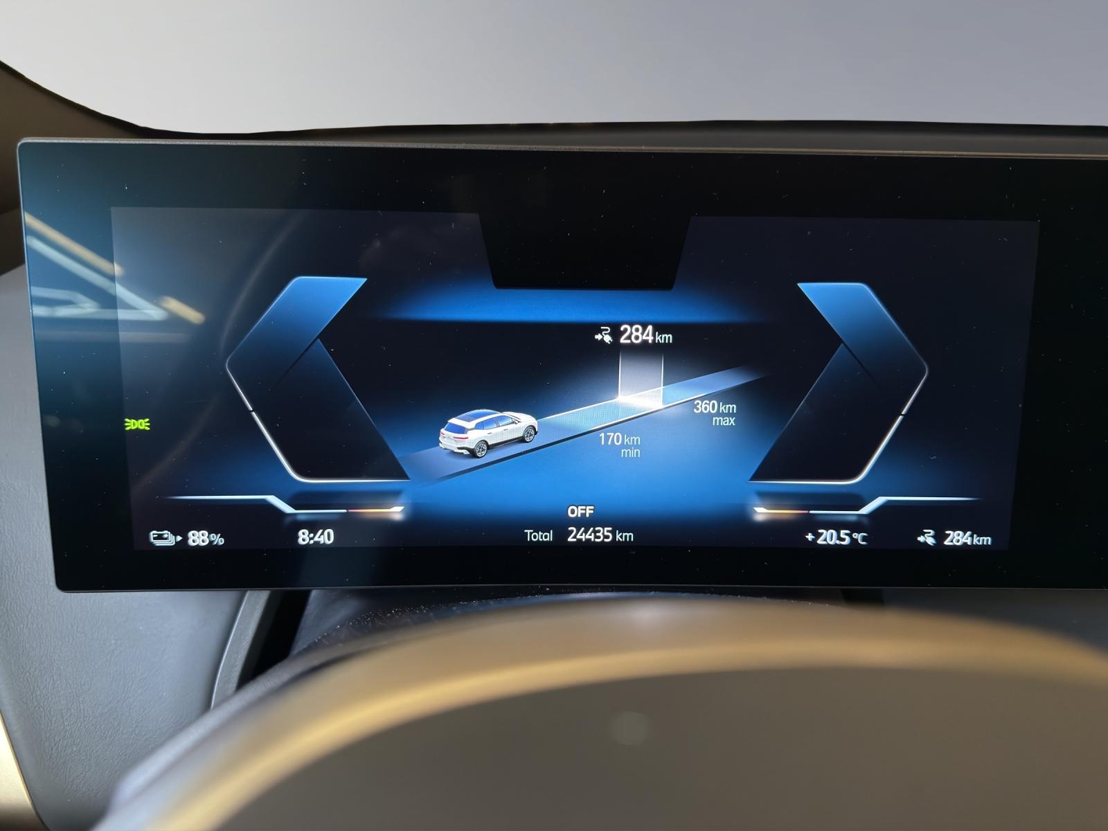 BMW iX xDrive40-image-10