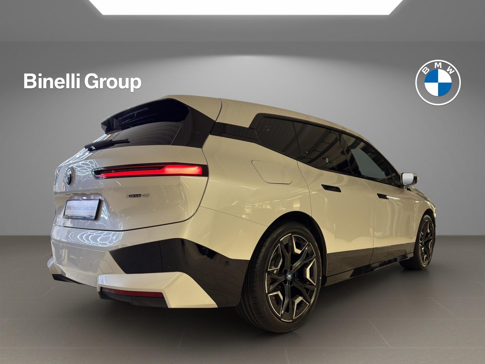 BMW iX xDrive40-image-4