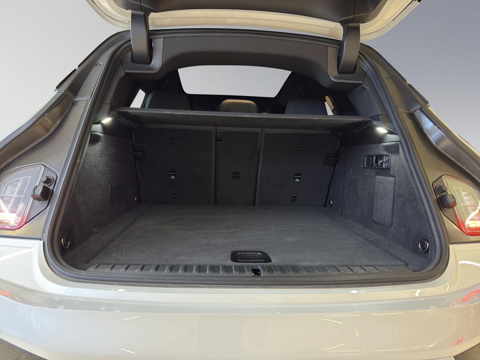 BMW iX xDrive40-image-17