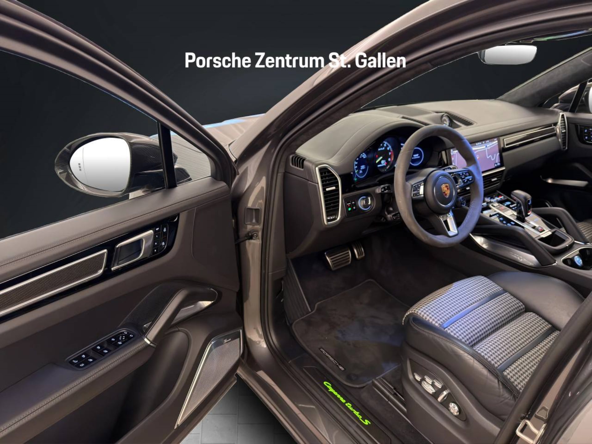 PORSCHE Cayenne Turbo S E-Hybrid Coupé-image-3