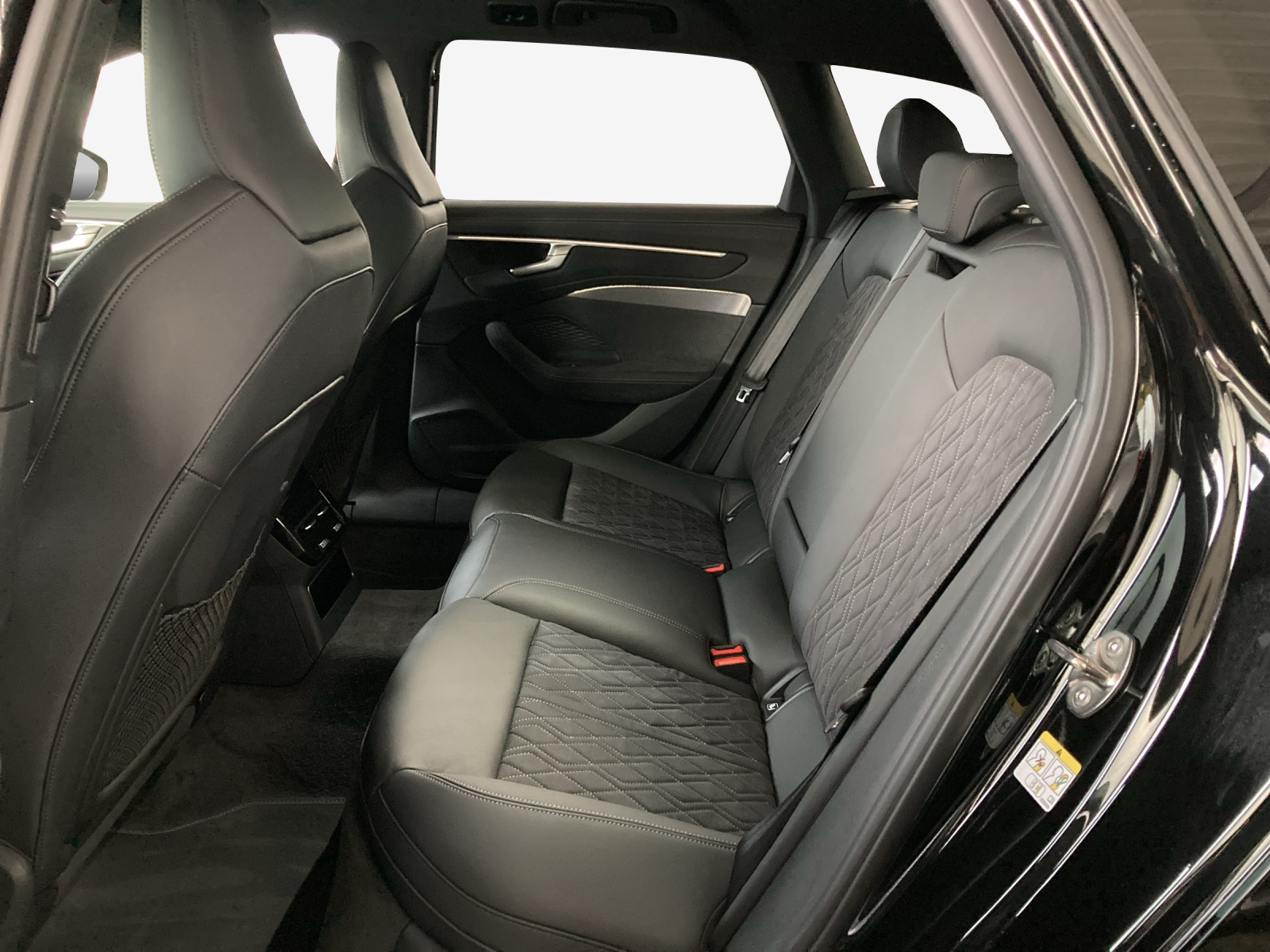 AUDI A6 Avant TDI quattro 150 kW S tronic-image-11