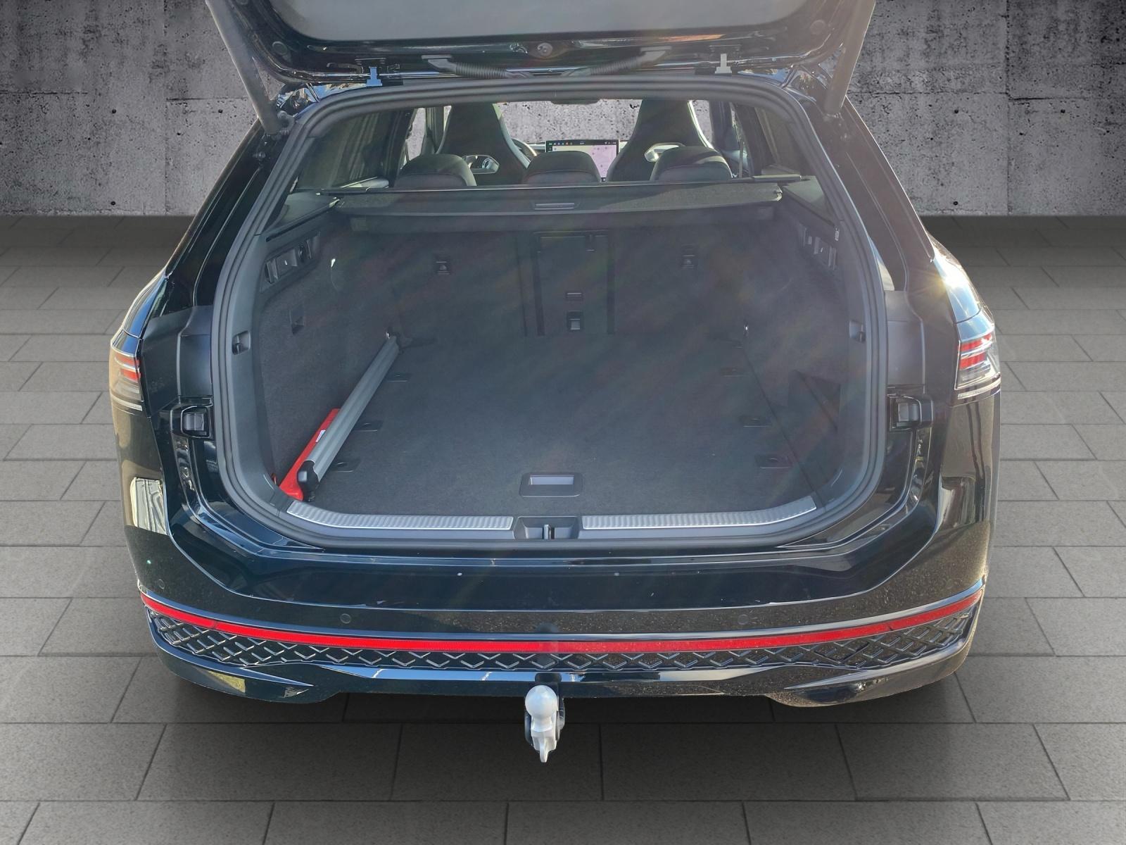 VW Passat Variant 2.0 TDI R-Line DSG 4motion-image-8