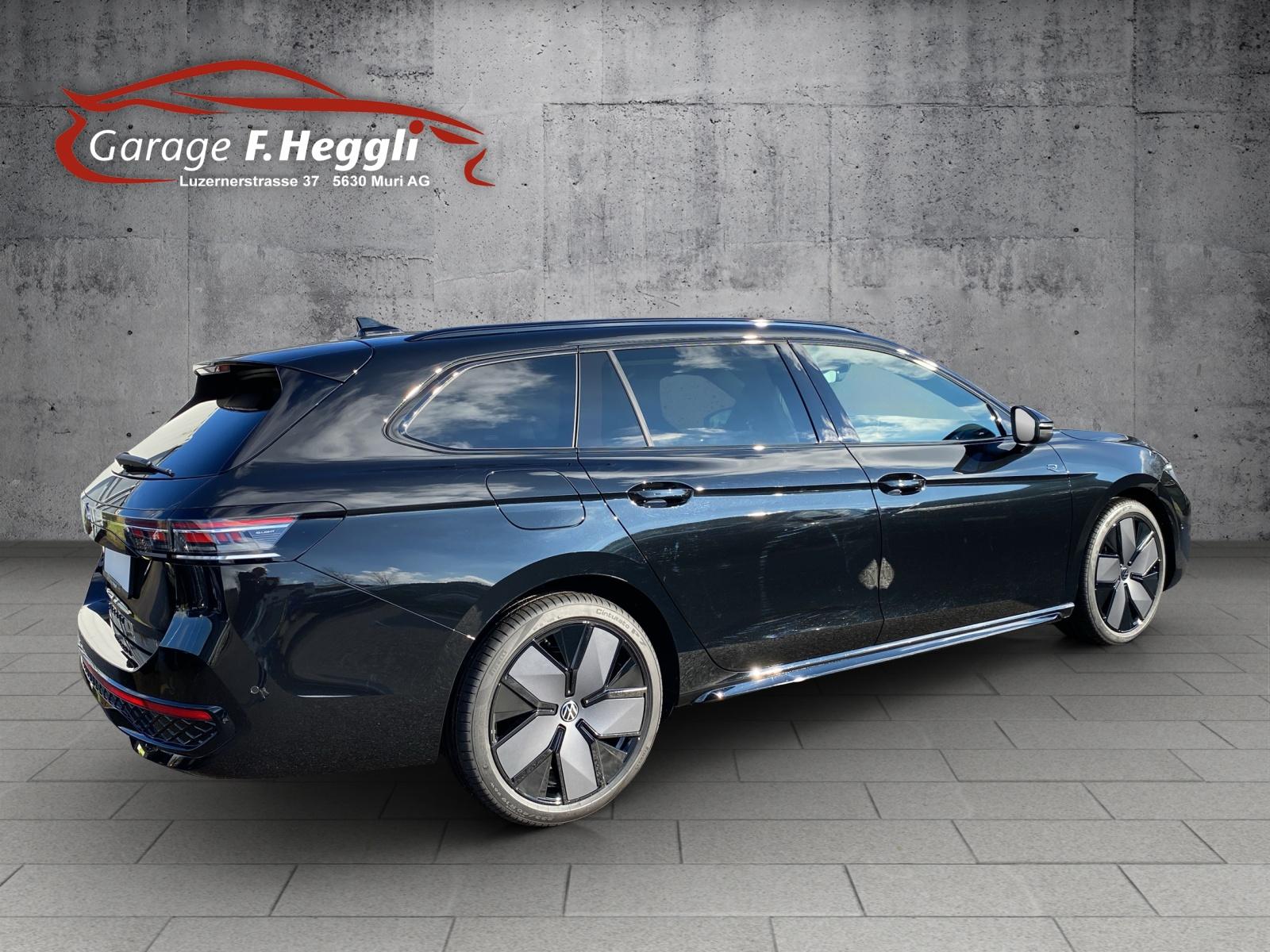 VW Passat Variant 2.0 TDI R-Line DSG 4motion-image-2
