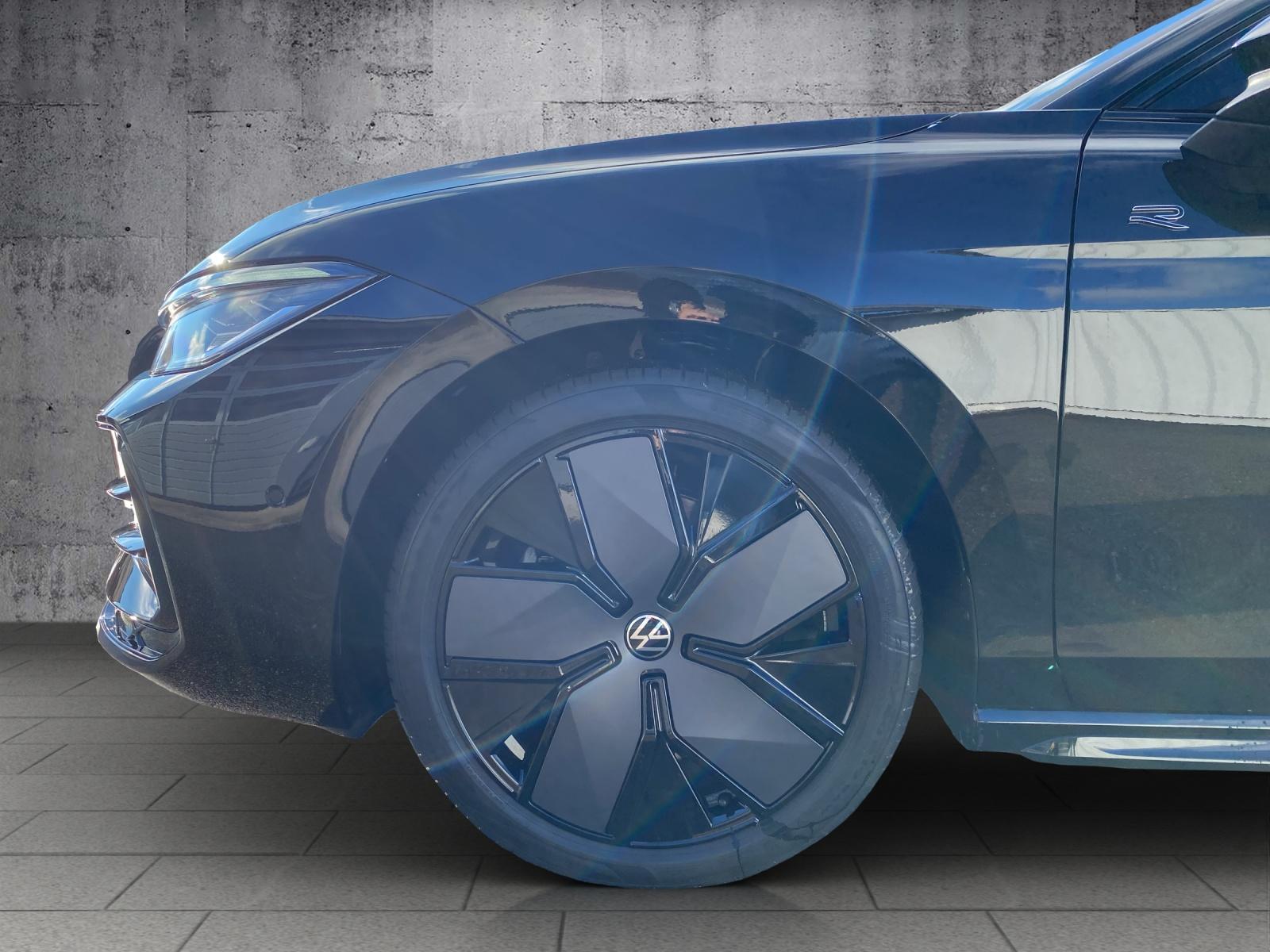 VW Passat Variant 2.0 TDI R-Line DSG 4motion-image-4