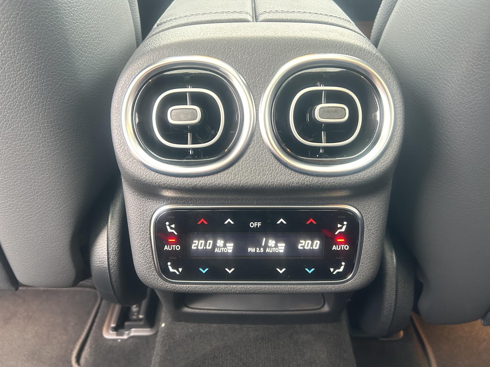 MERCEDES-BENZ GLC 450 d AMG Line 4matic-image-17