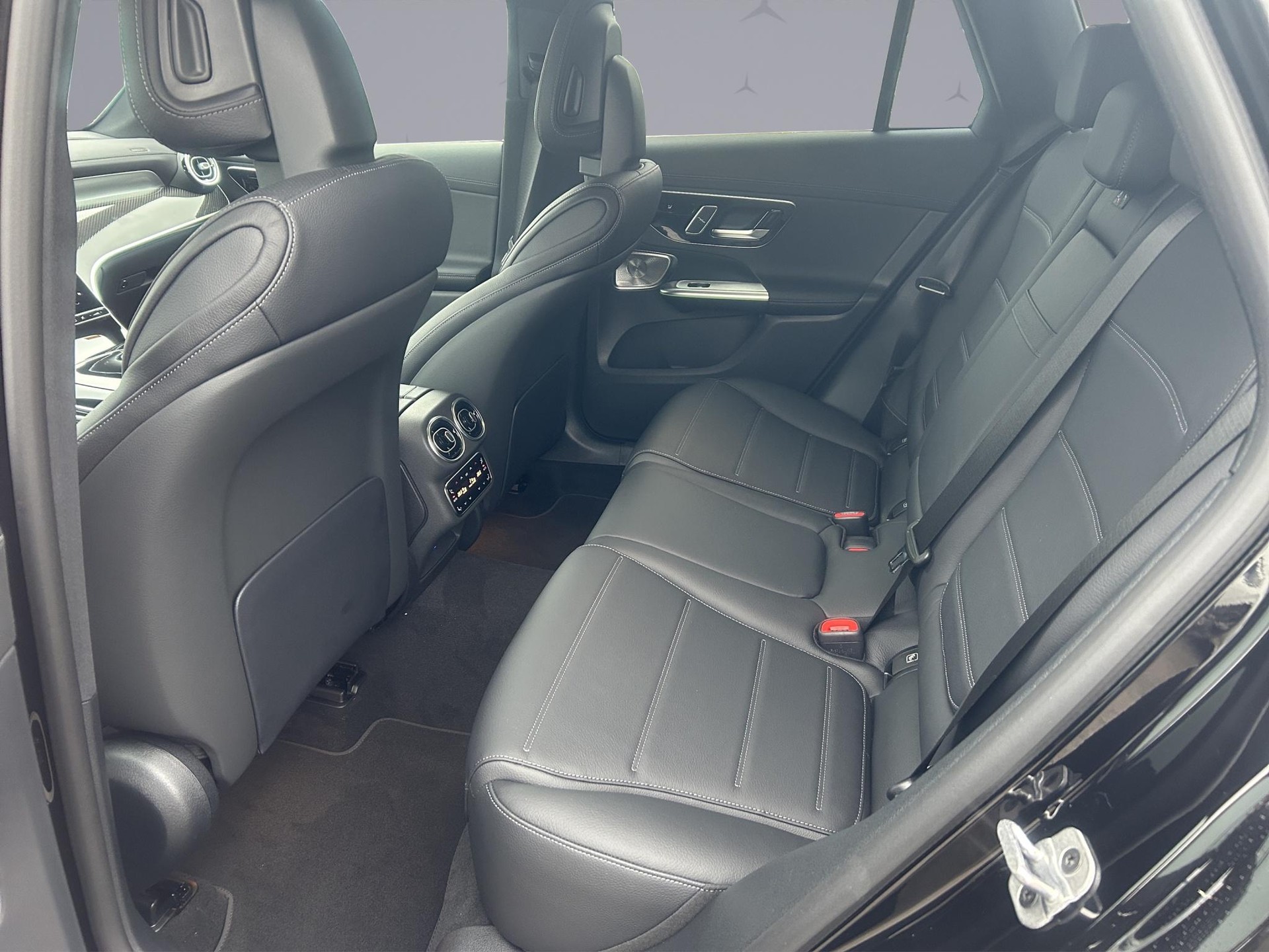 MERCEDES-BENZ GLC 450 d AMG Line 4matic-image-9