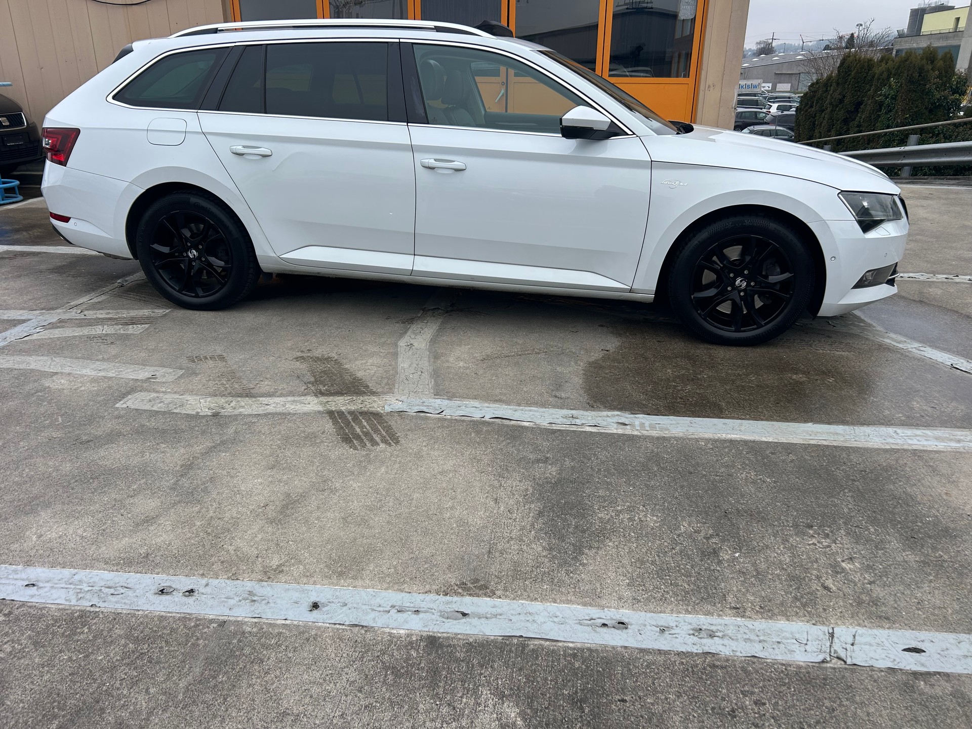 SKODA Superb Combi 2.0 TSI L&K DSG 4x4-image-5
