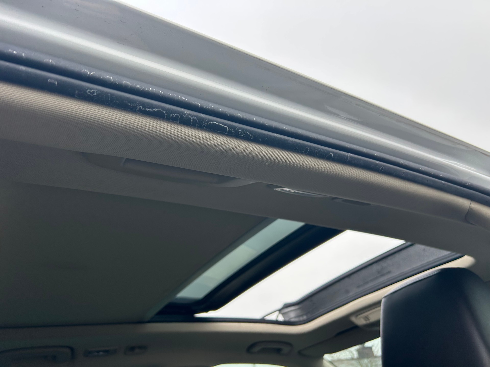 SKODA Superb Combi 2.0 TSI L&K DSG 4x4-image-10
