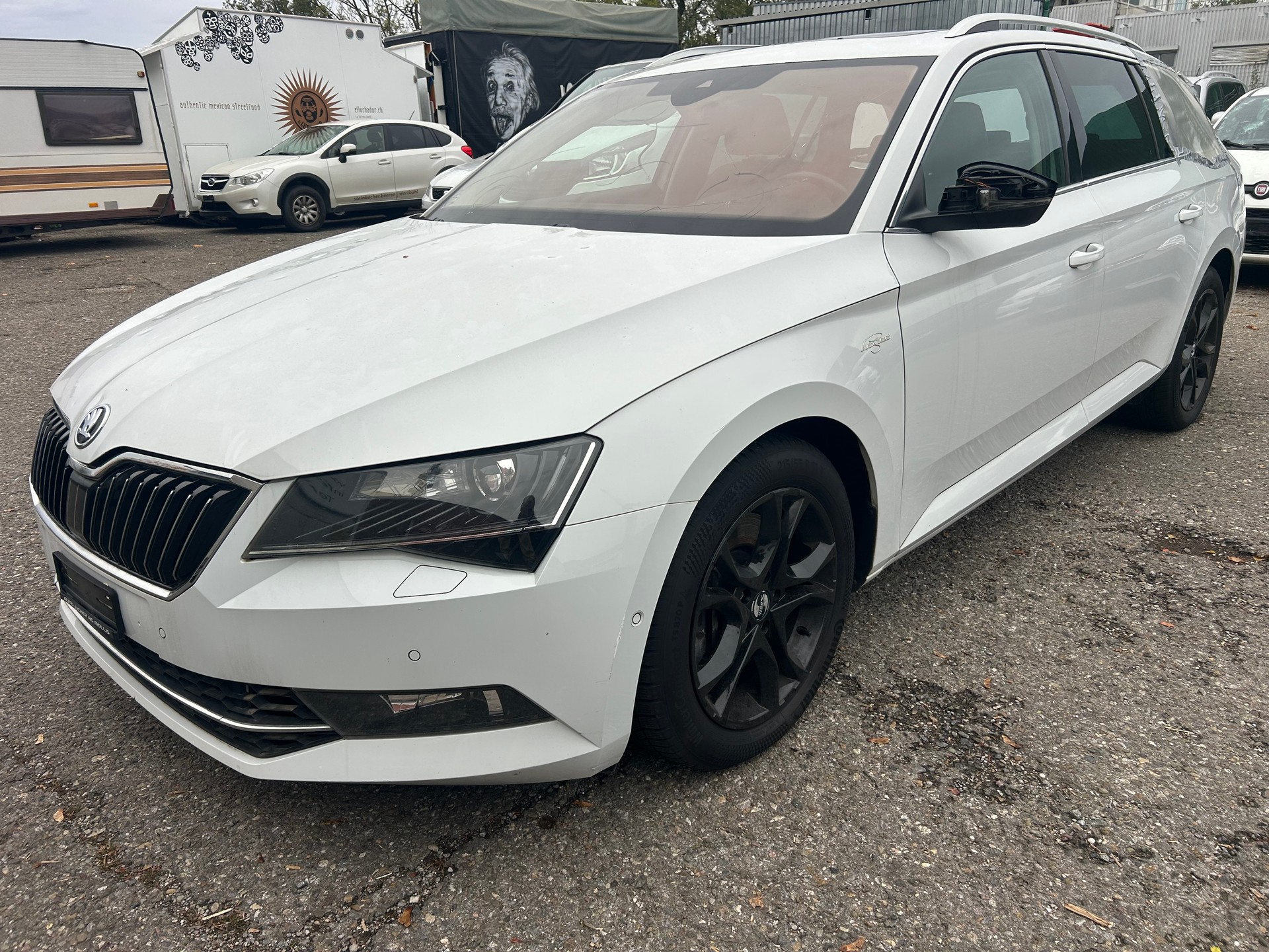 SKODA Superb Combi 2.0 TSI L&K DSG 4x4-image-22