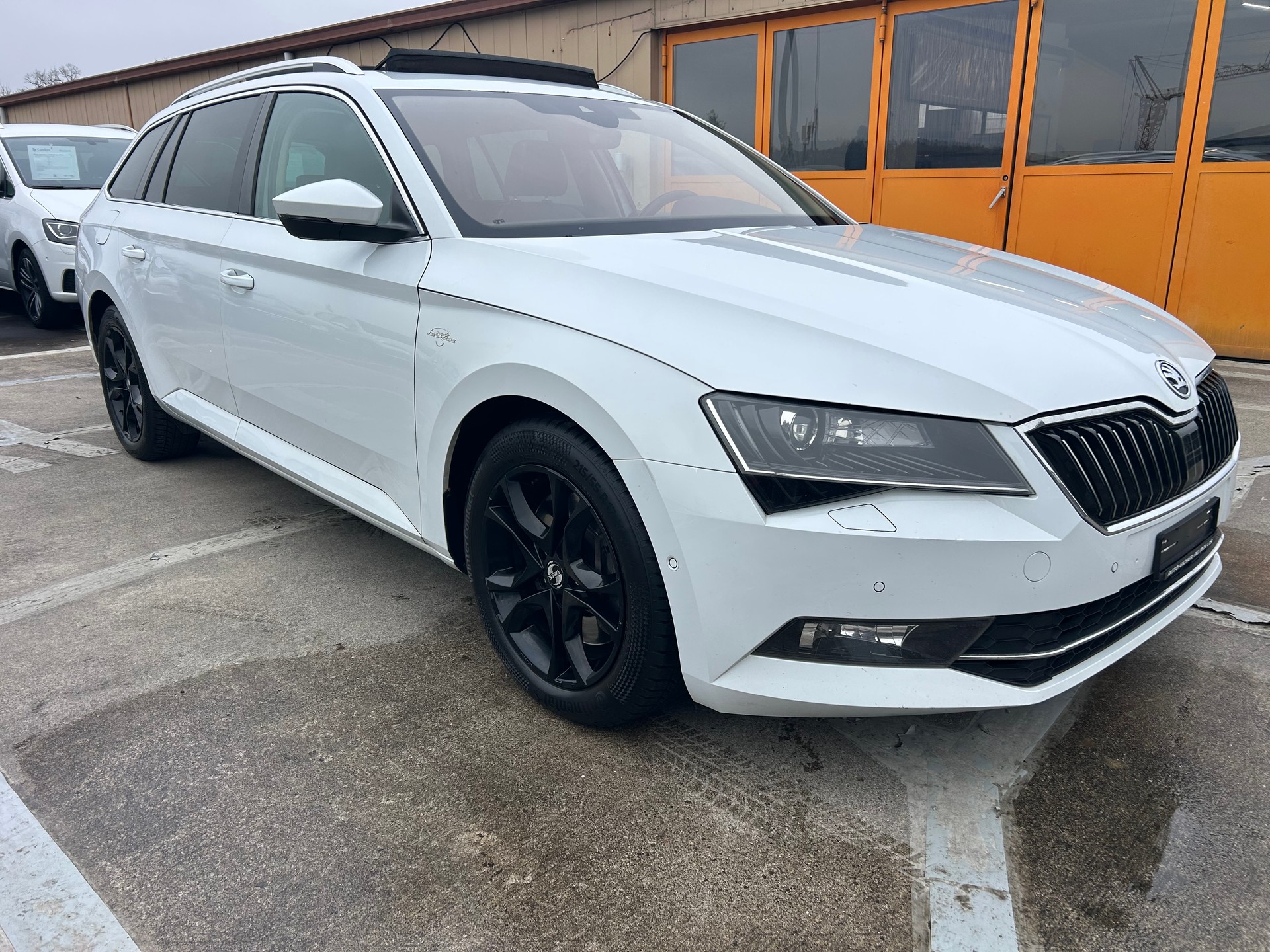 SKODA Superb Combi 2.0 TSI L&K DSG 4x4-image-6