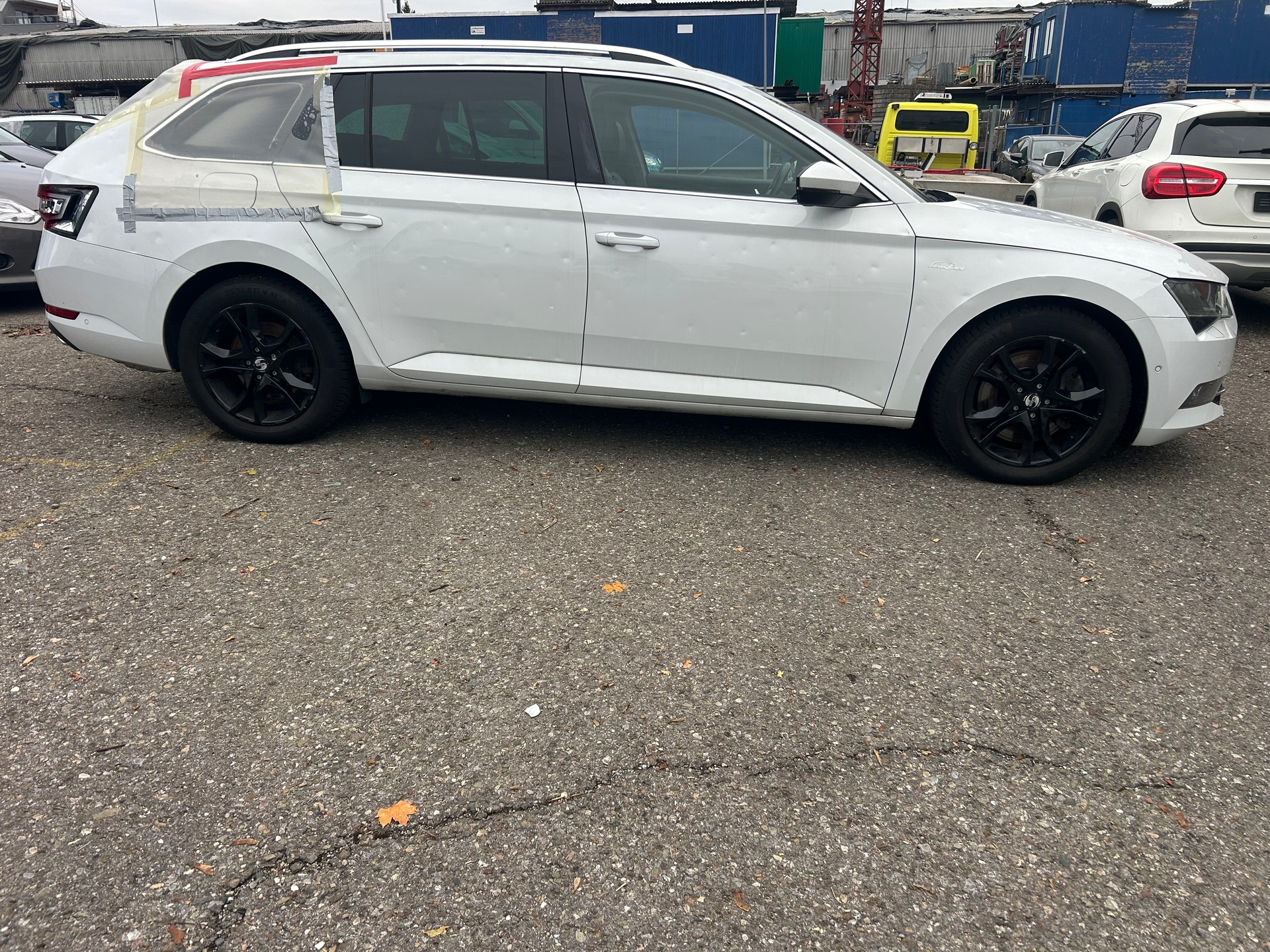 SKODA Superb Combi 2.0 TSI L&K DSG 4x4-image-18