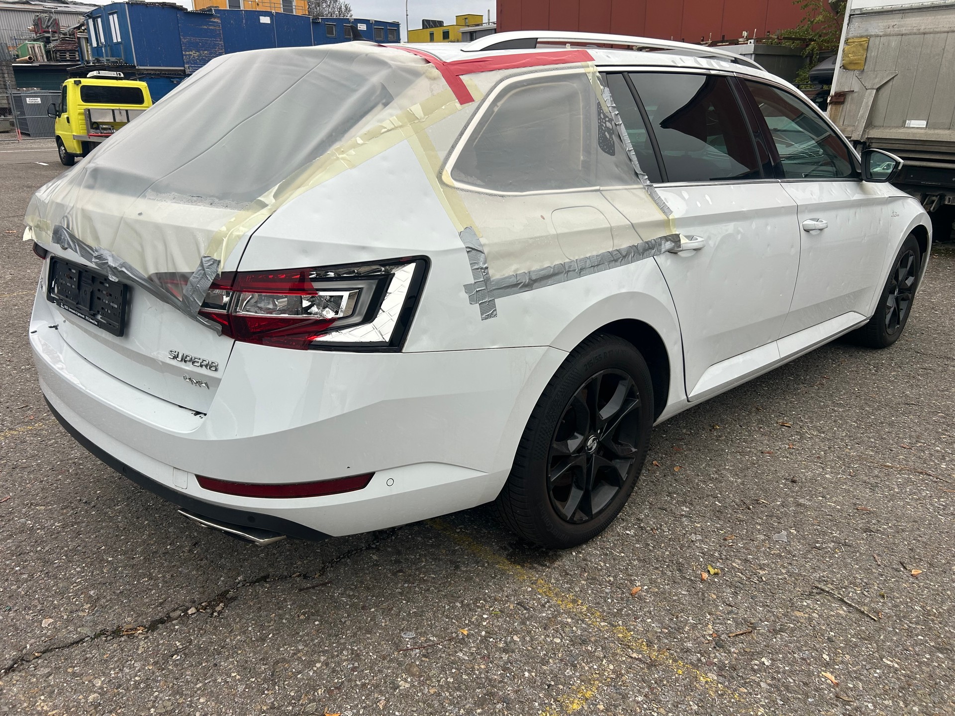 SKODA Superb Combi 2.0 TSI L&K DSG 4x4-image-17
