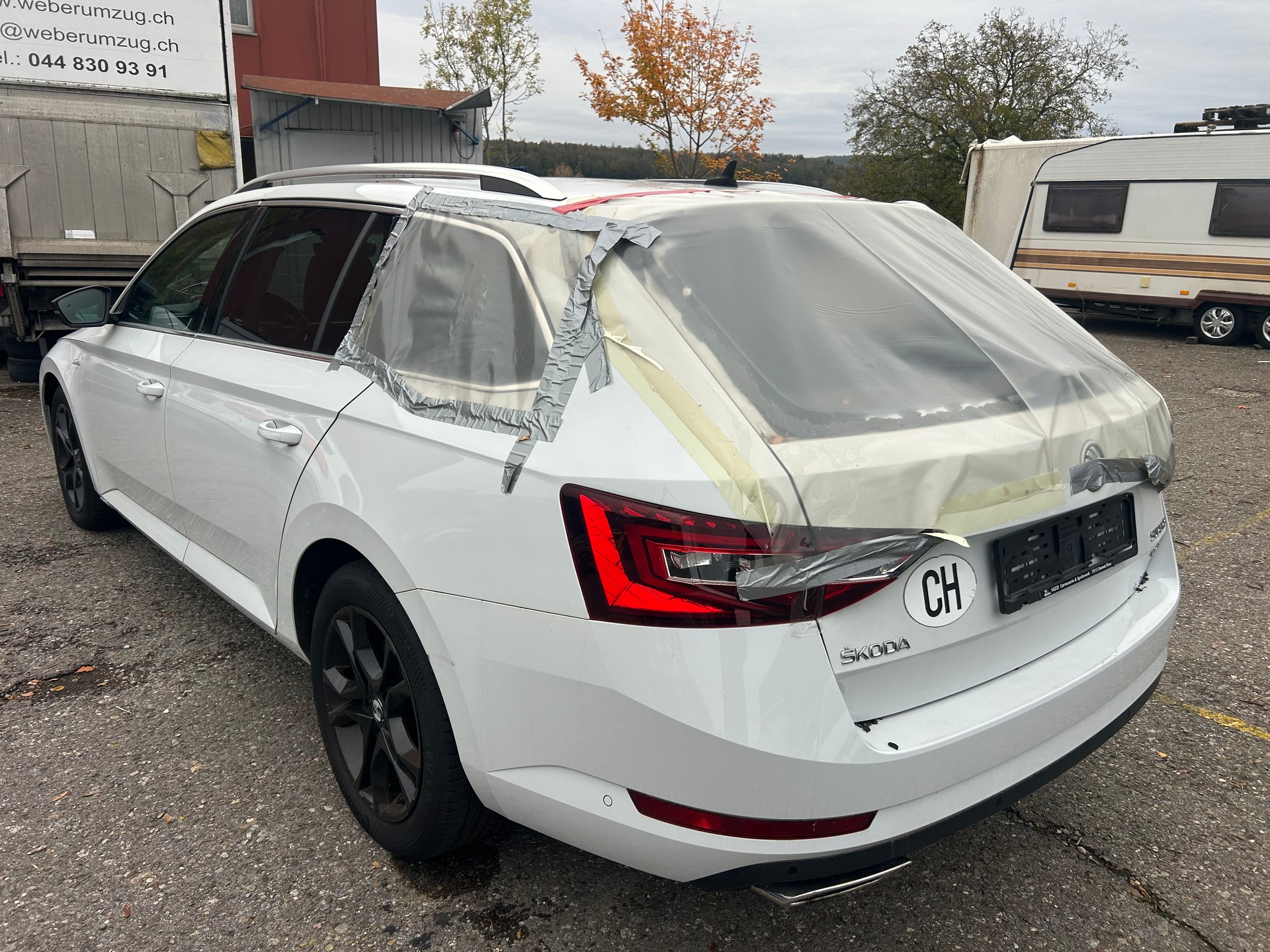 SKODA Superb Combi 2.0 TSI L&K DSG 4x4-image-19