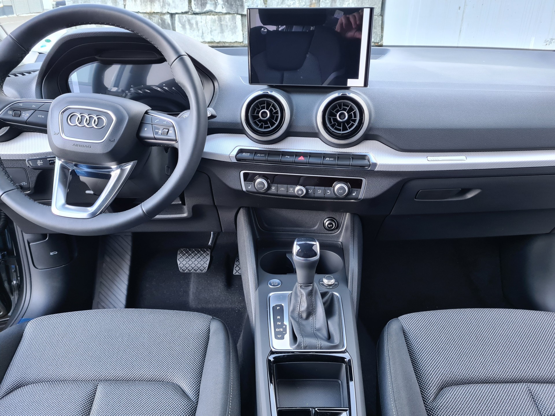 AUDI Q2 35 TFSI S line S-tronic-image-13